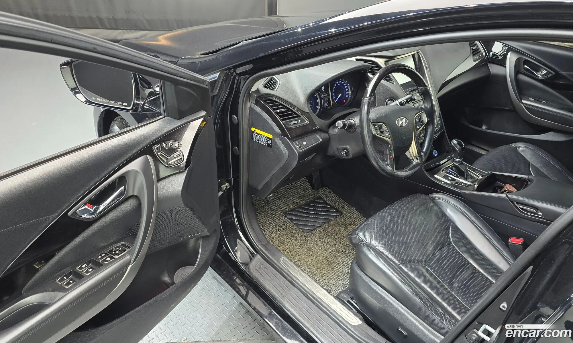 Hyundai Grandeur HG 2013 — 12