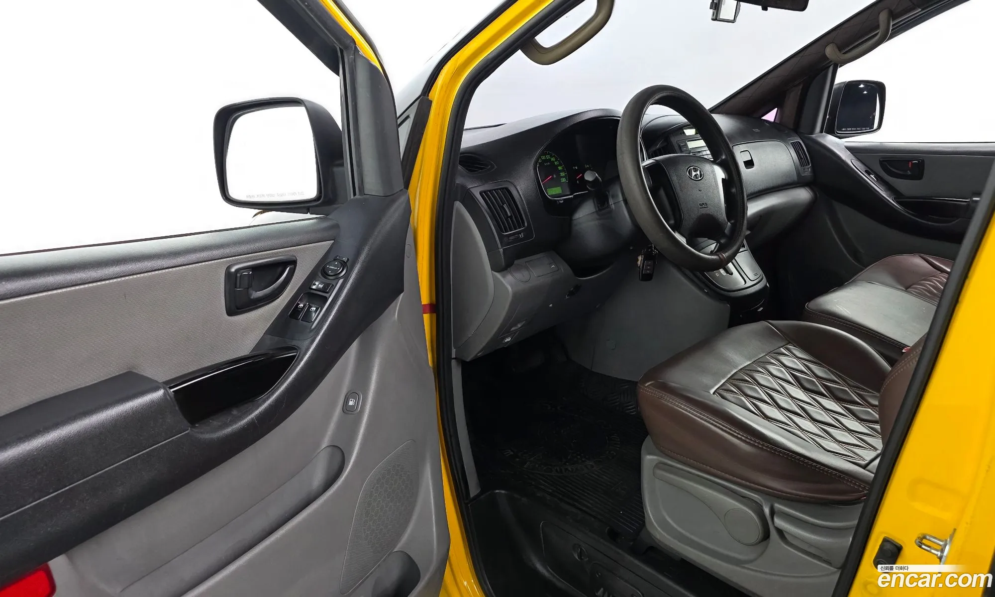 Hyundai Grand Starex 2012 — 11