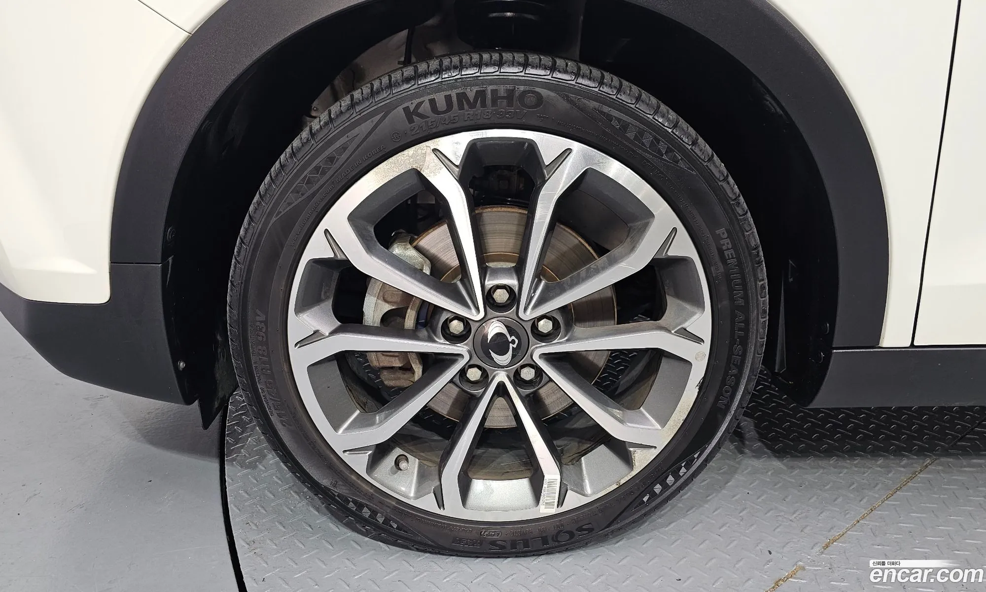 KG Mobility (SsangYong) Tivoli Armour 2017 — 2