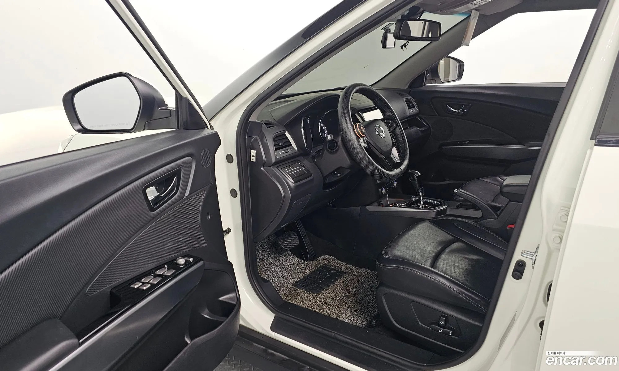 KG Mobility (SsangYong) Tivoli Armour 2017 — 18