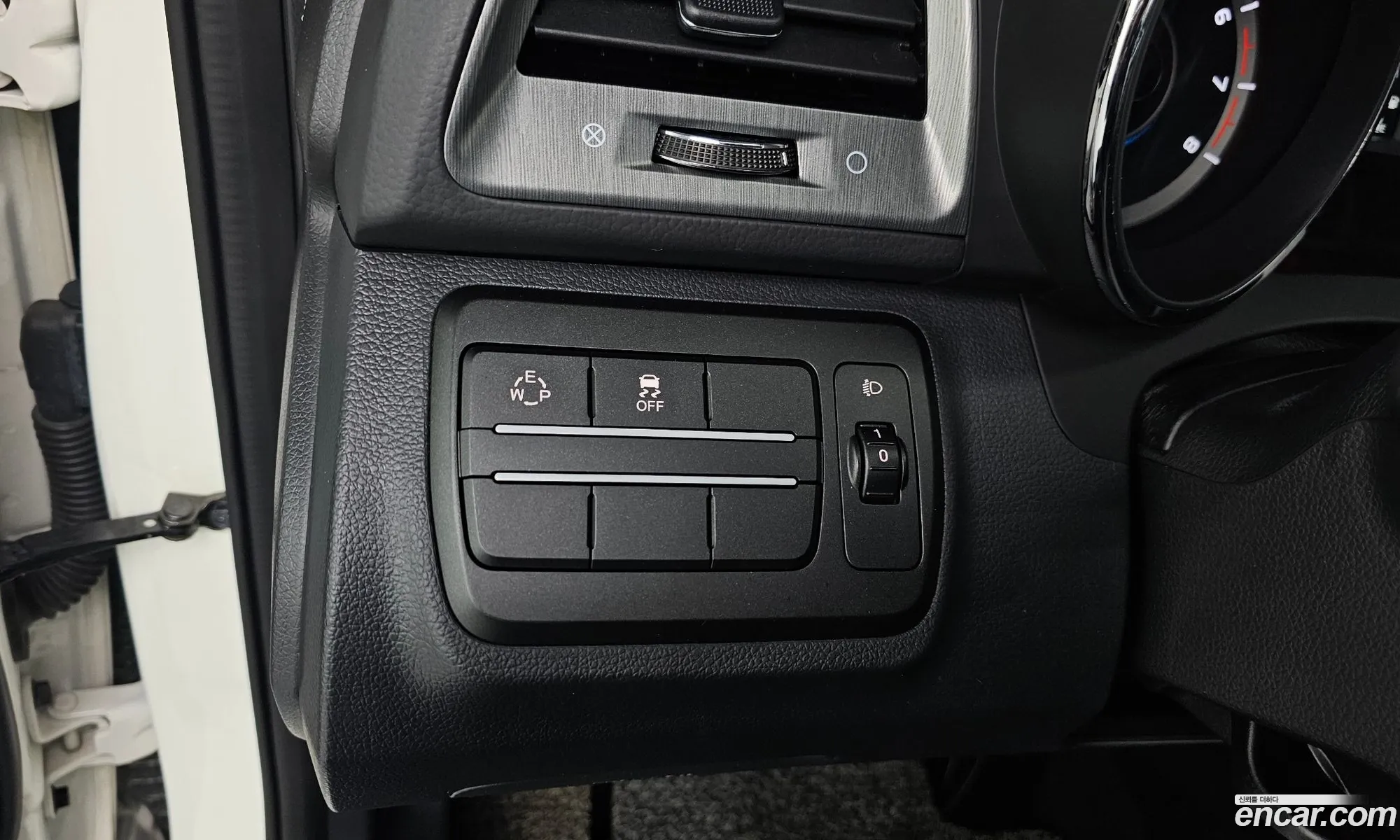 KG Mobility (SsangYong) Tivoli Armour 2017 — 9