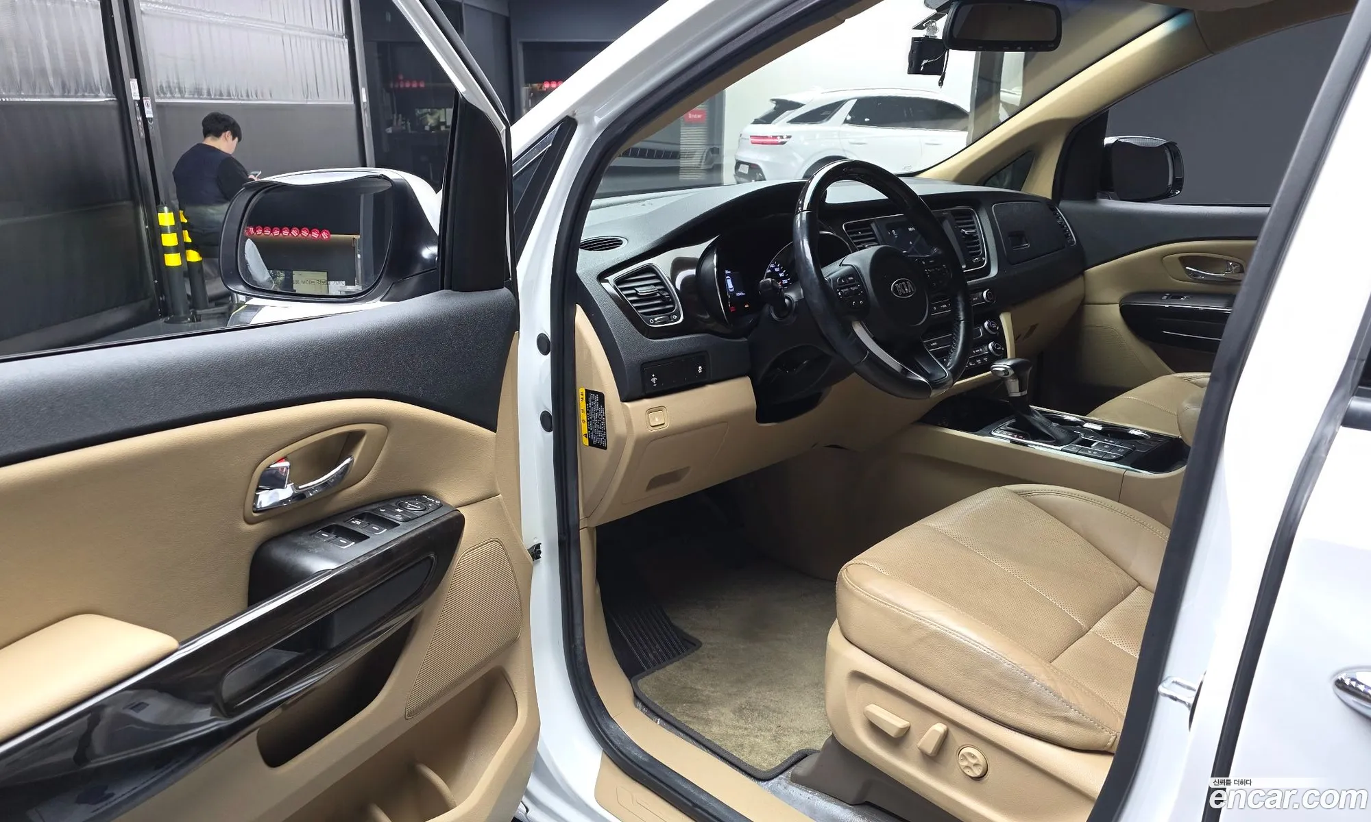 Kia Carnival 2019 KNAMB811BLS635071 — 9