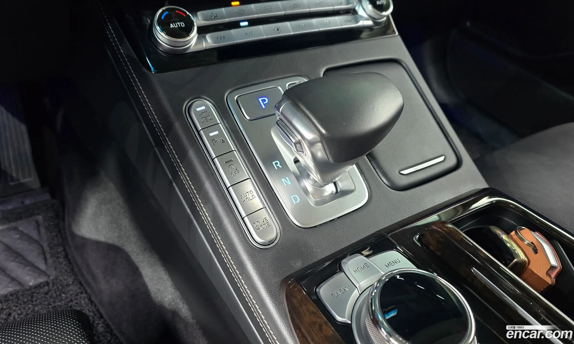 Genesis G90 2018 — 10
