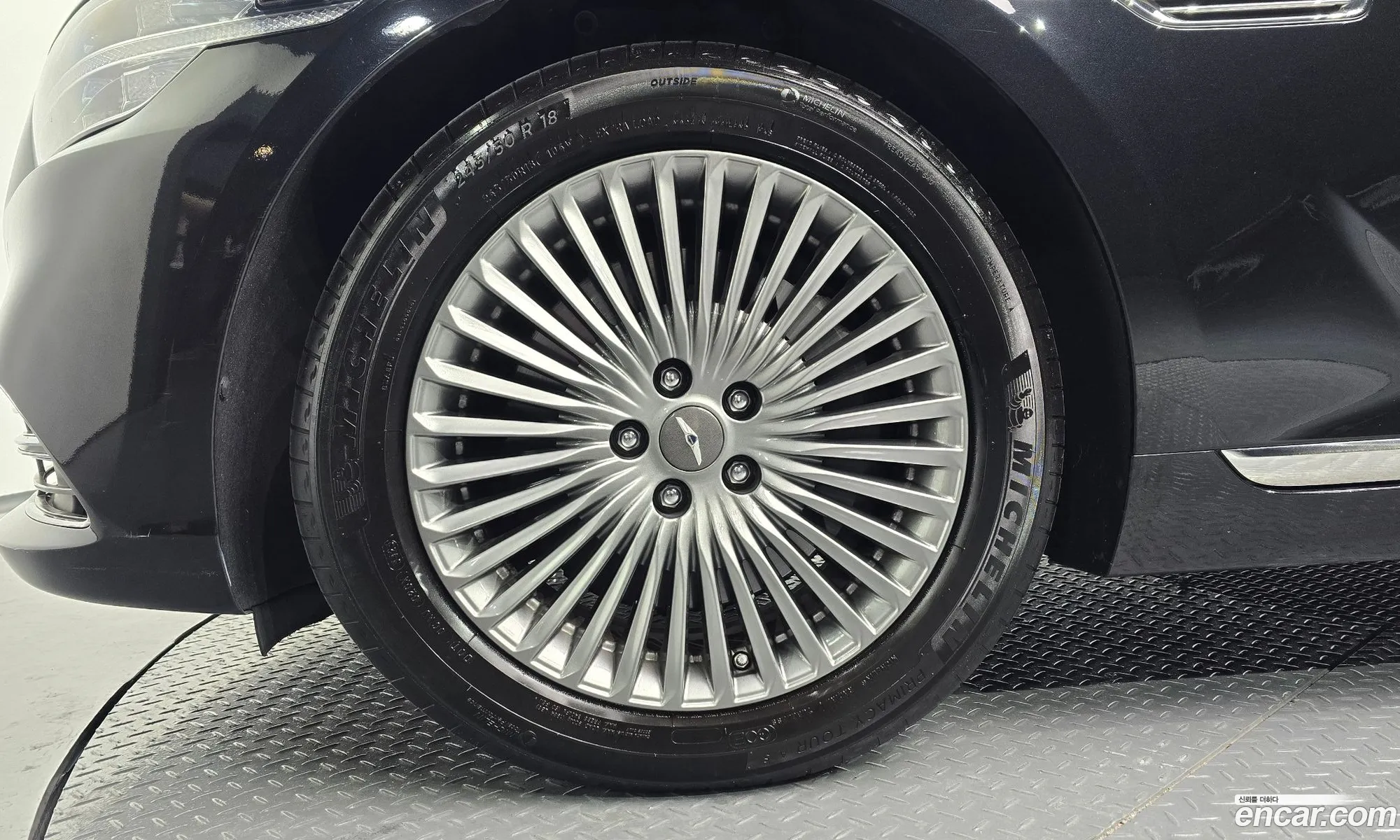 Genesis G90 2018 — 6
