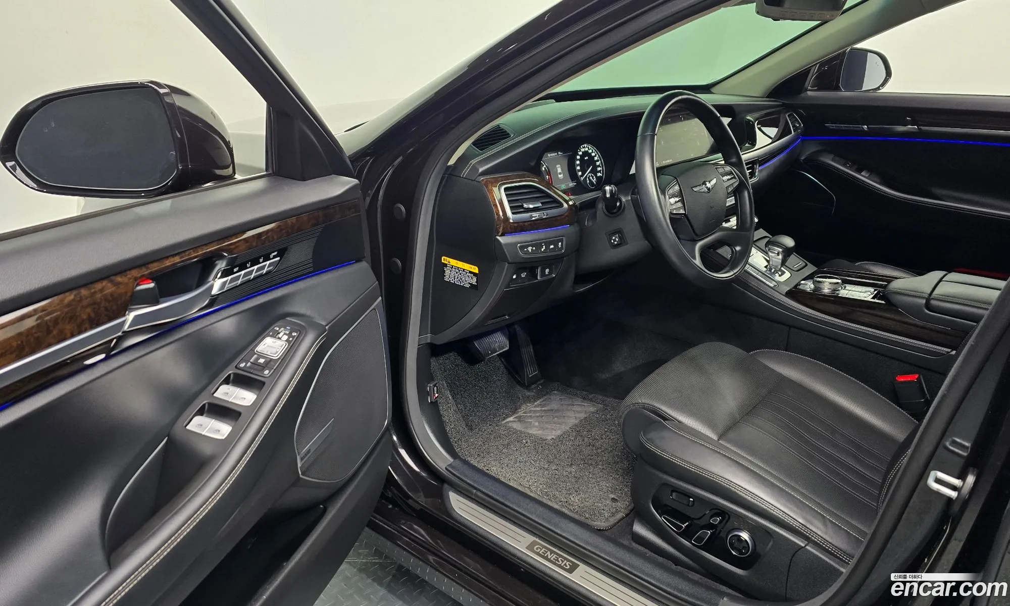 Genesis G90 2018 — 18