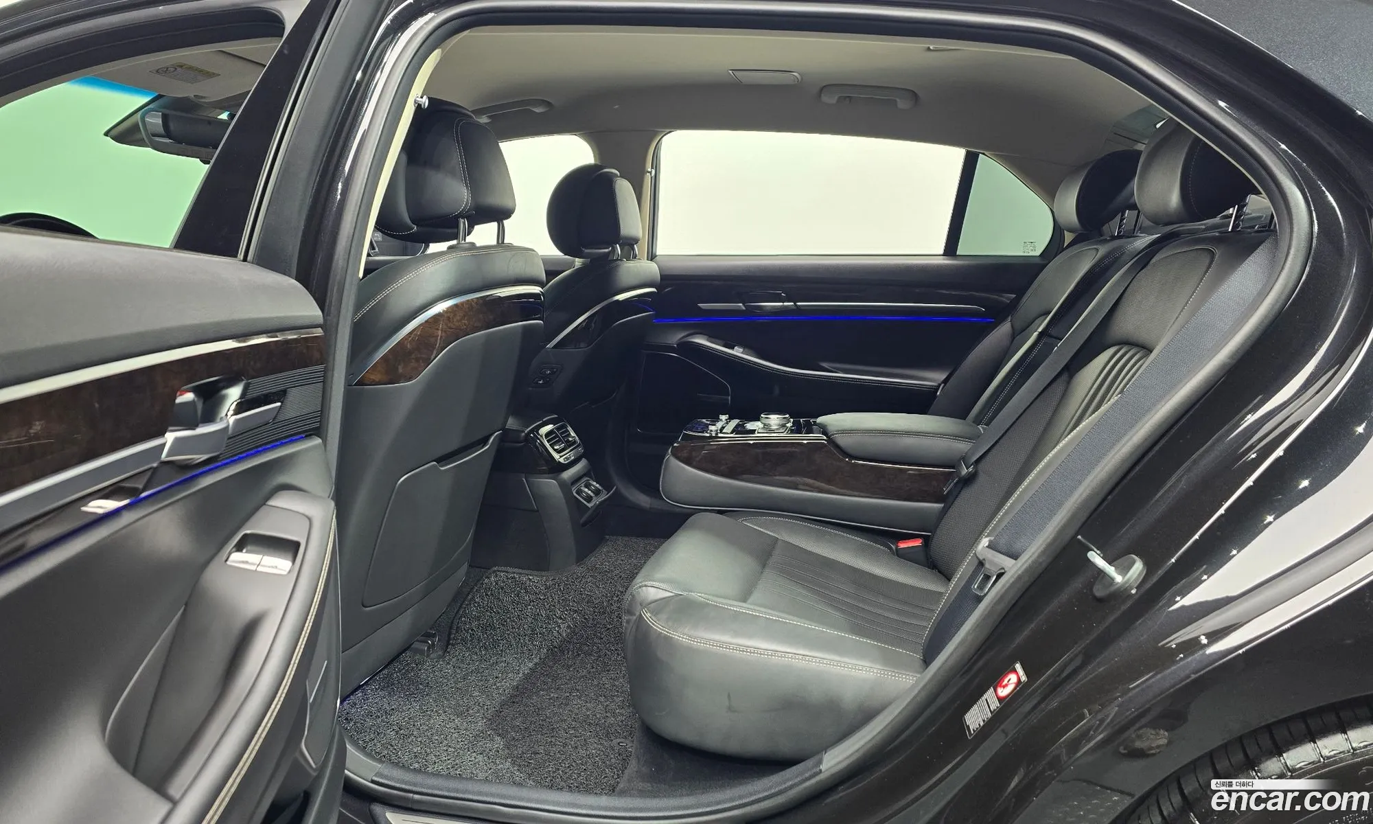 Genesis G90 2018 — 3
