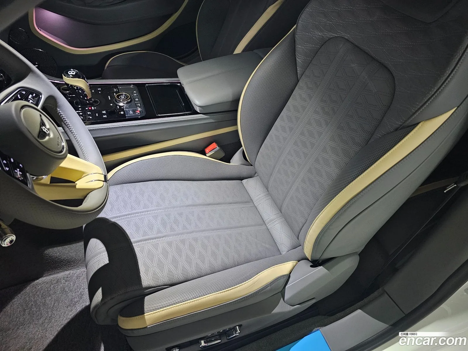 Bentley Continental GT 2025 — 12