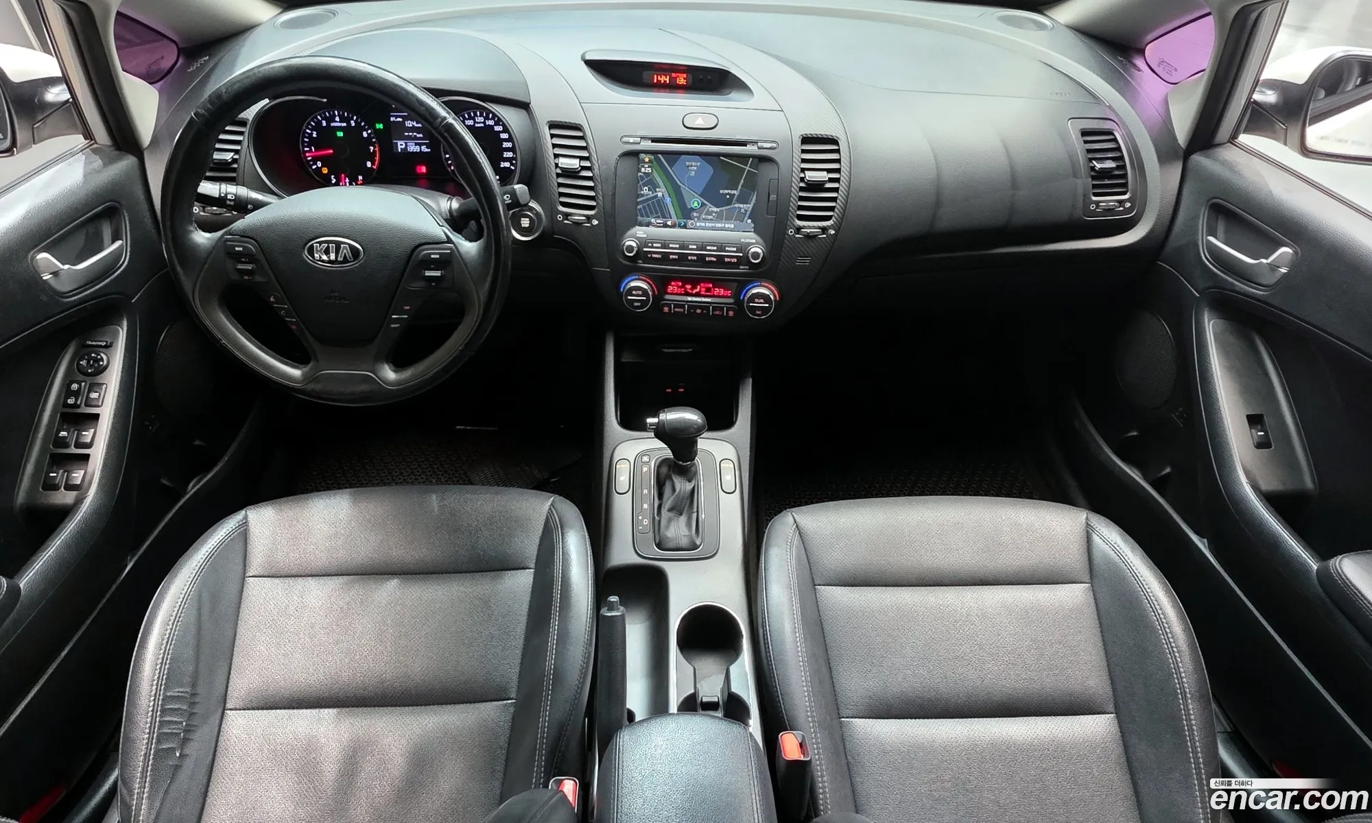 Kia K3 2015 — 10