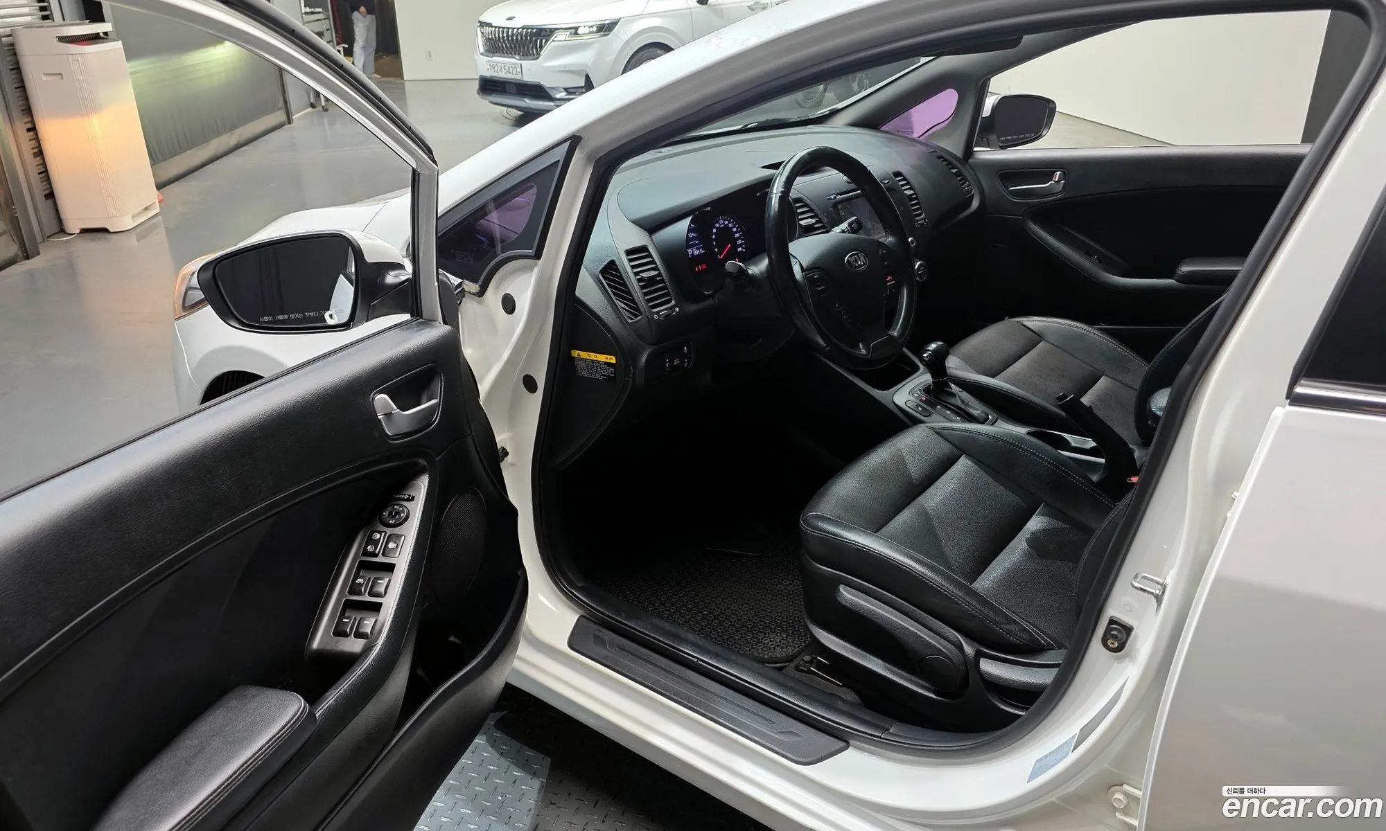 Kia K3 2015 — 13