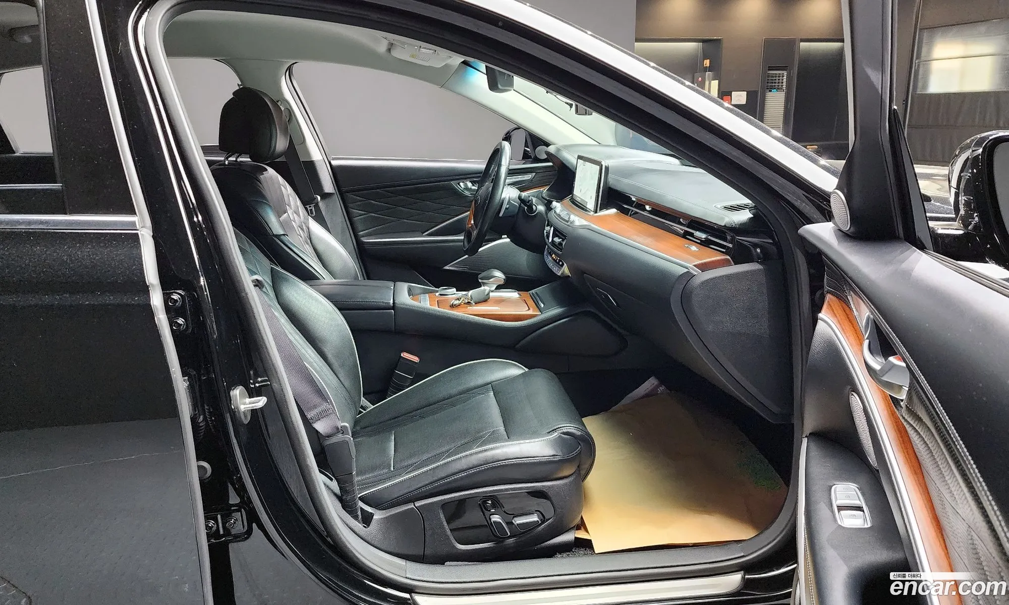 Kia The K9 2019 KNAS2418DKS012891 — 14