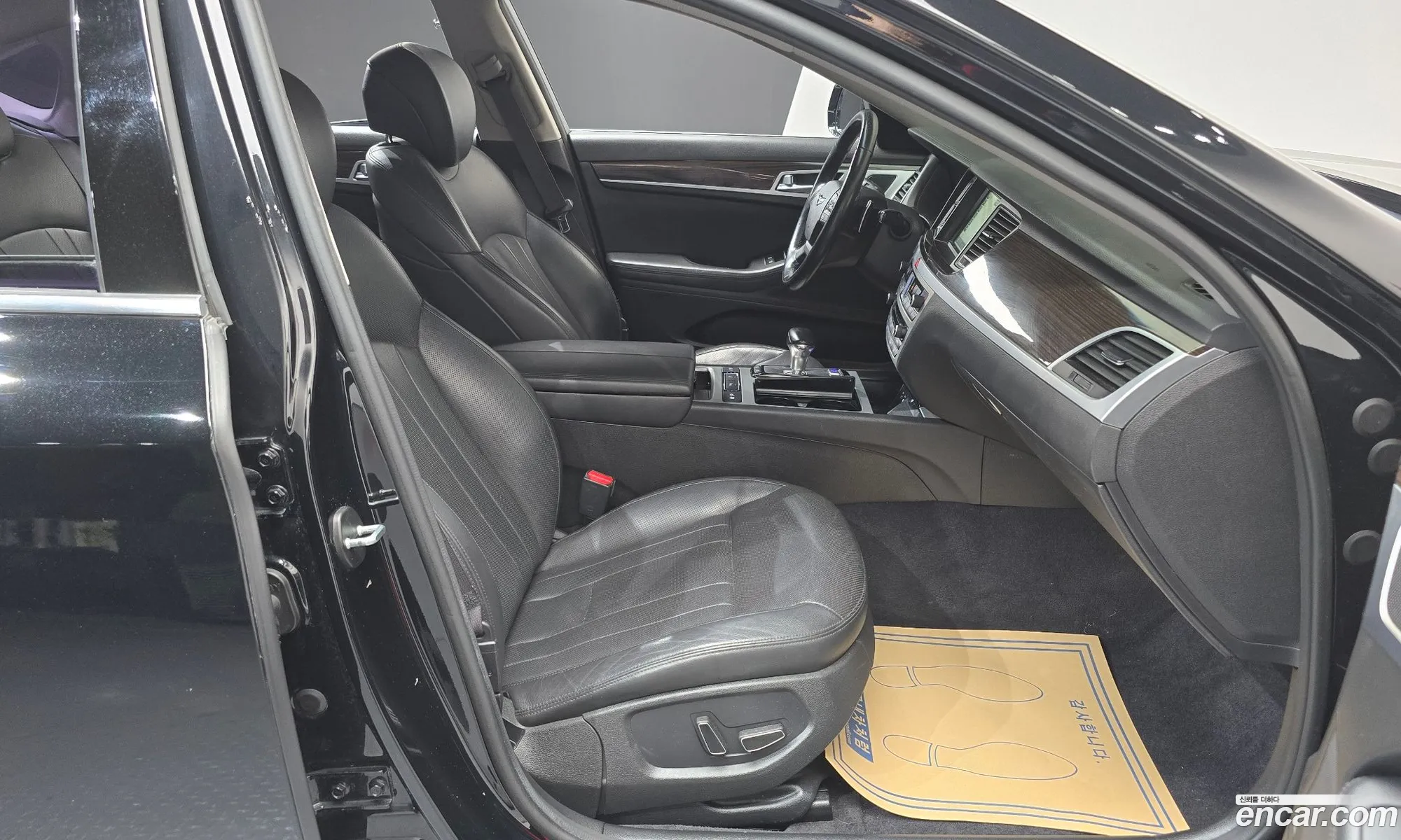 Genesis G80 2016 KMHGL41DBHU180786 — 19