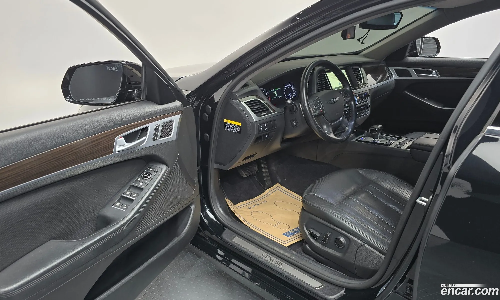 Genesis G80 2016 KMHGL41DBHU180786 — 2
