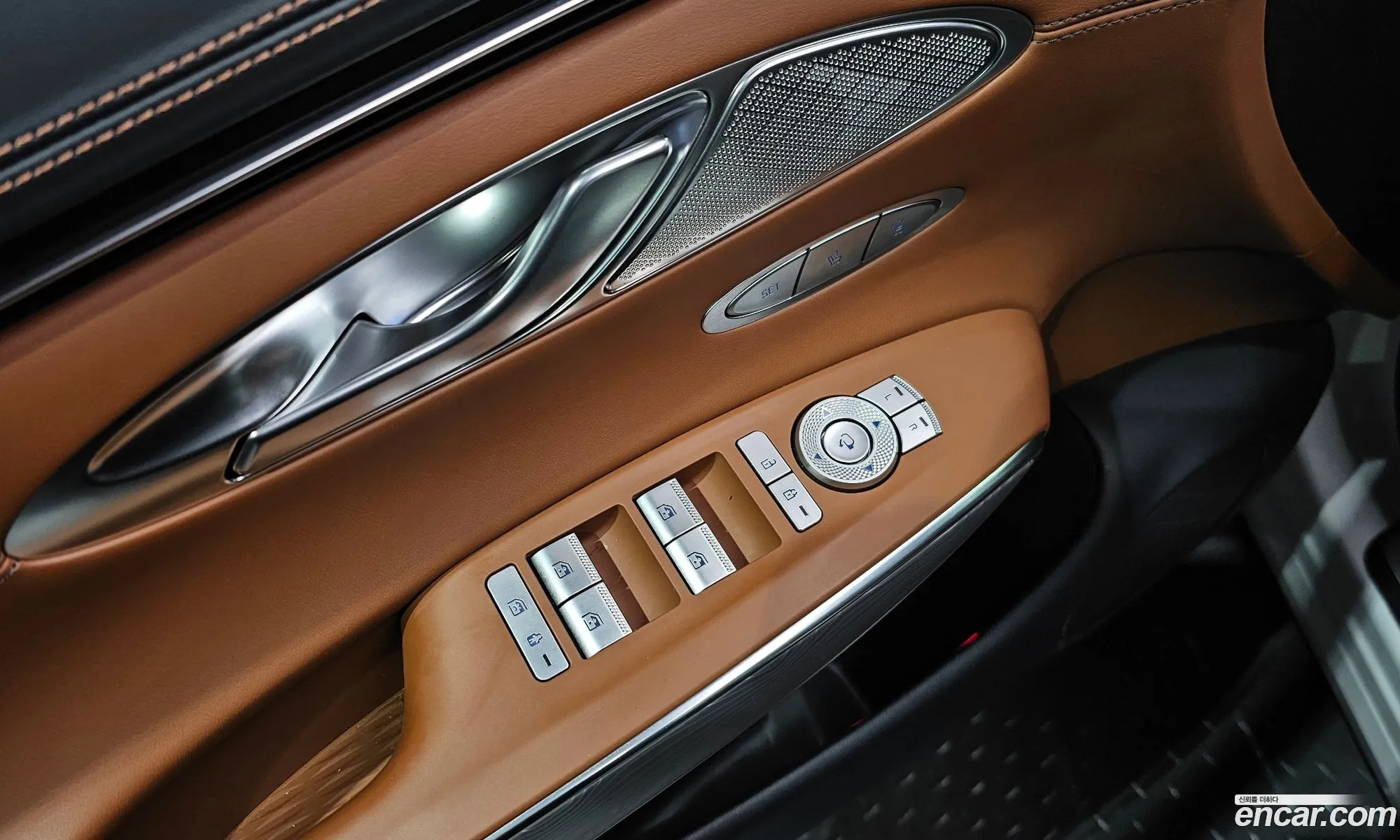 Genesis GV70 2022 — 17