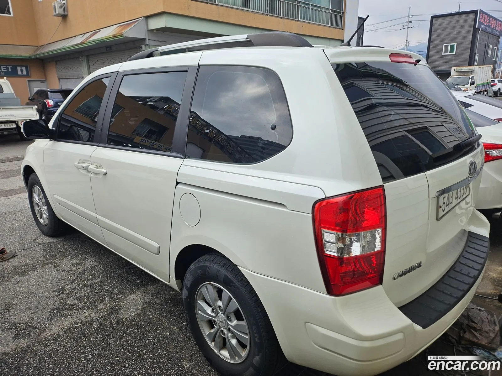 Kia Carnival R 2010 — 2
