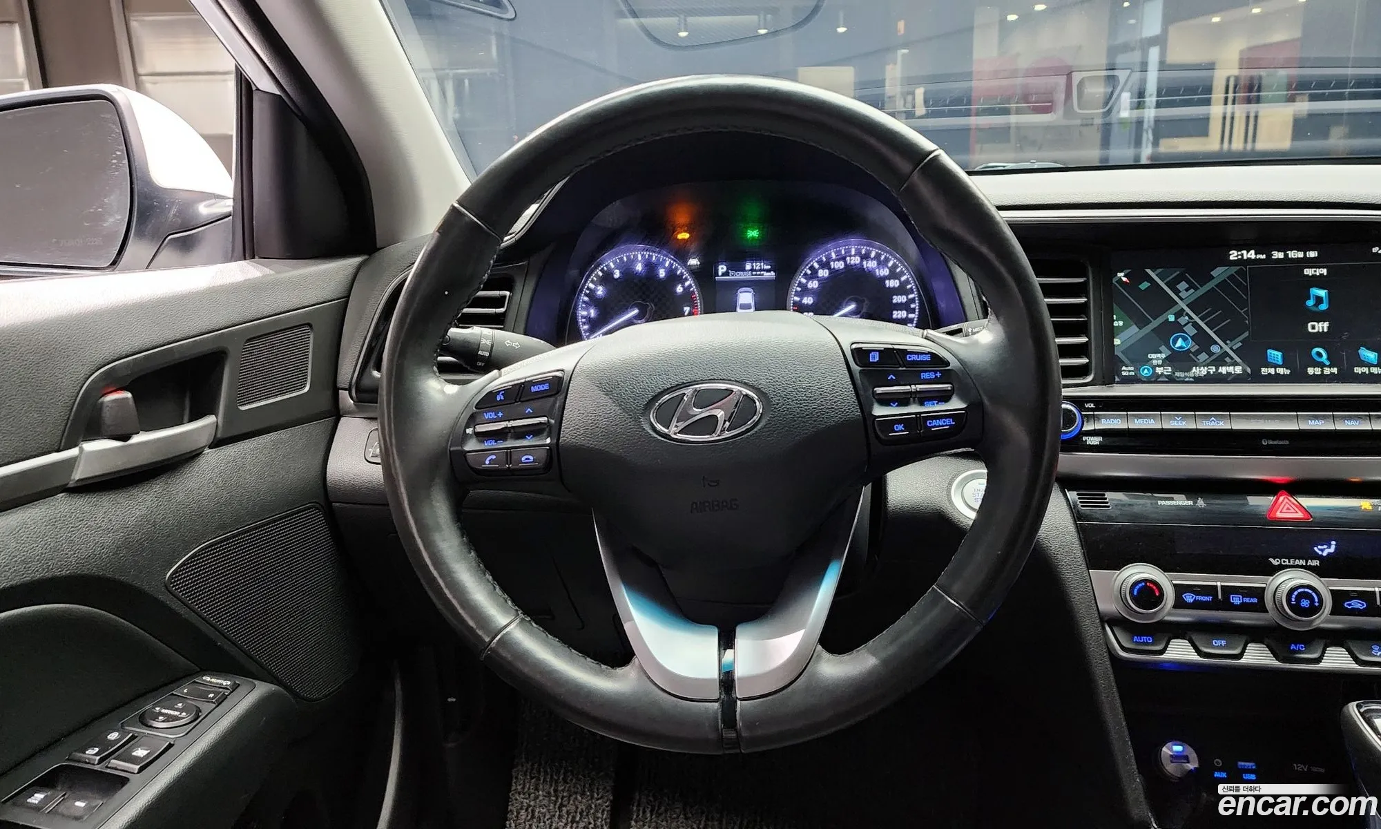 Hyundai Elantra AD 2019 — 13