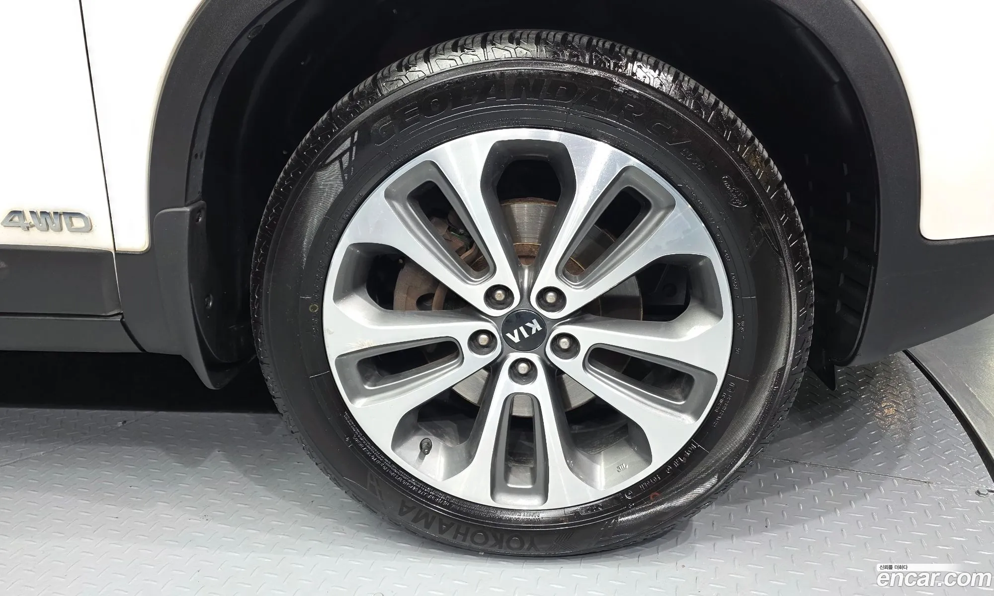 Kia Sorento R 2013 — 17