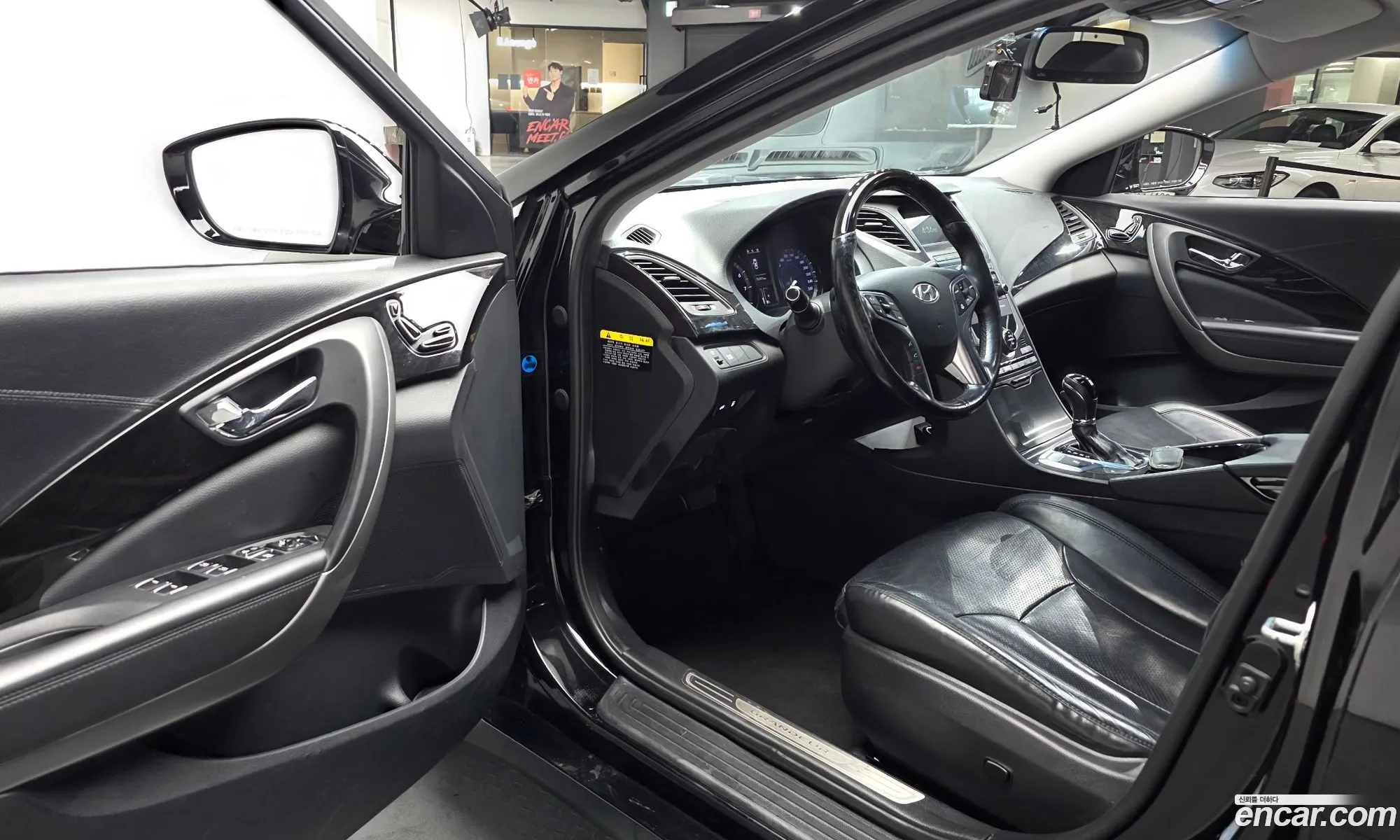 Hyundai Grandeur HG 2015 — 14