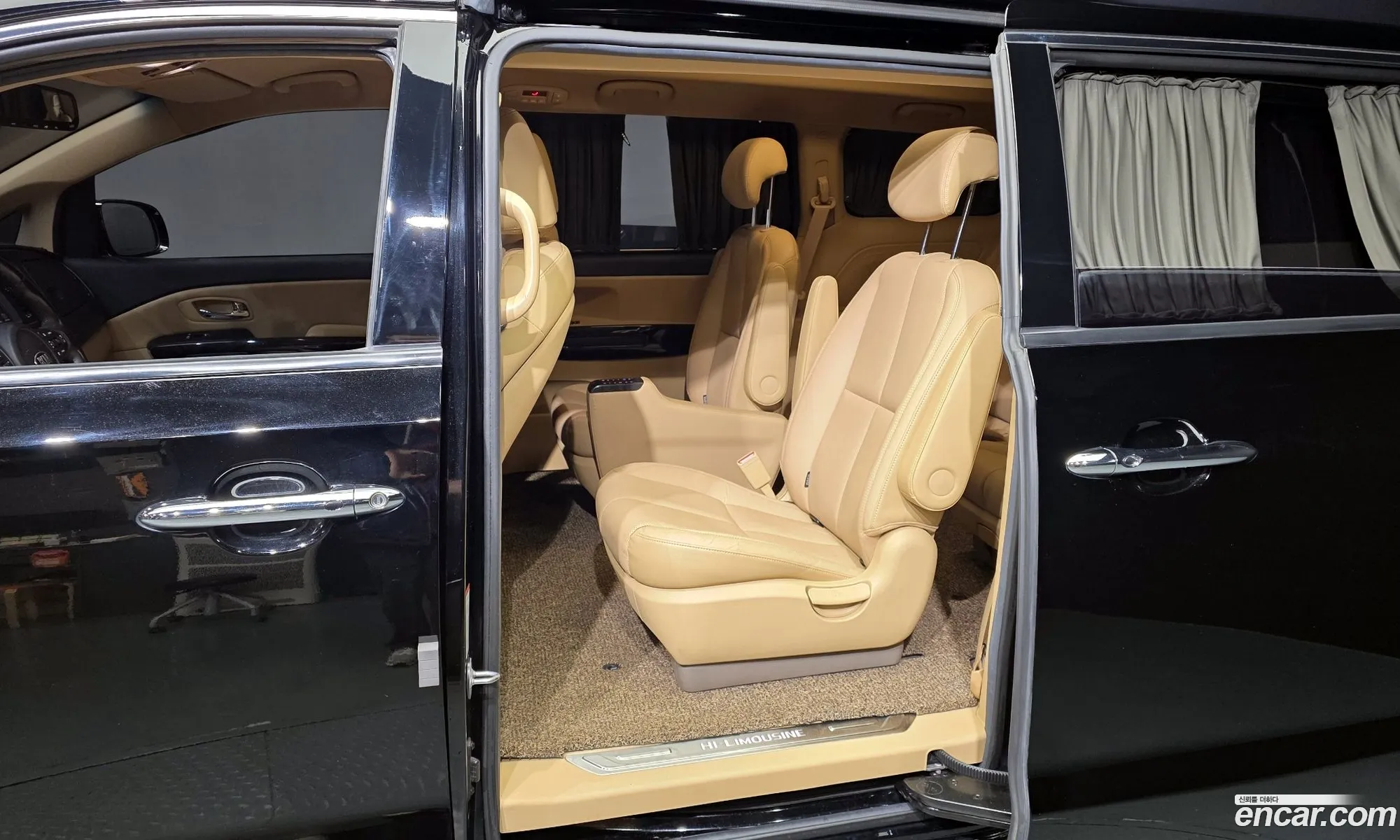 Kia Carnival 2019 KNAME81ABKS536632 — 10
