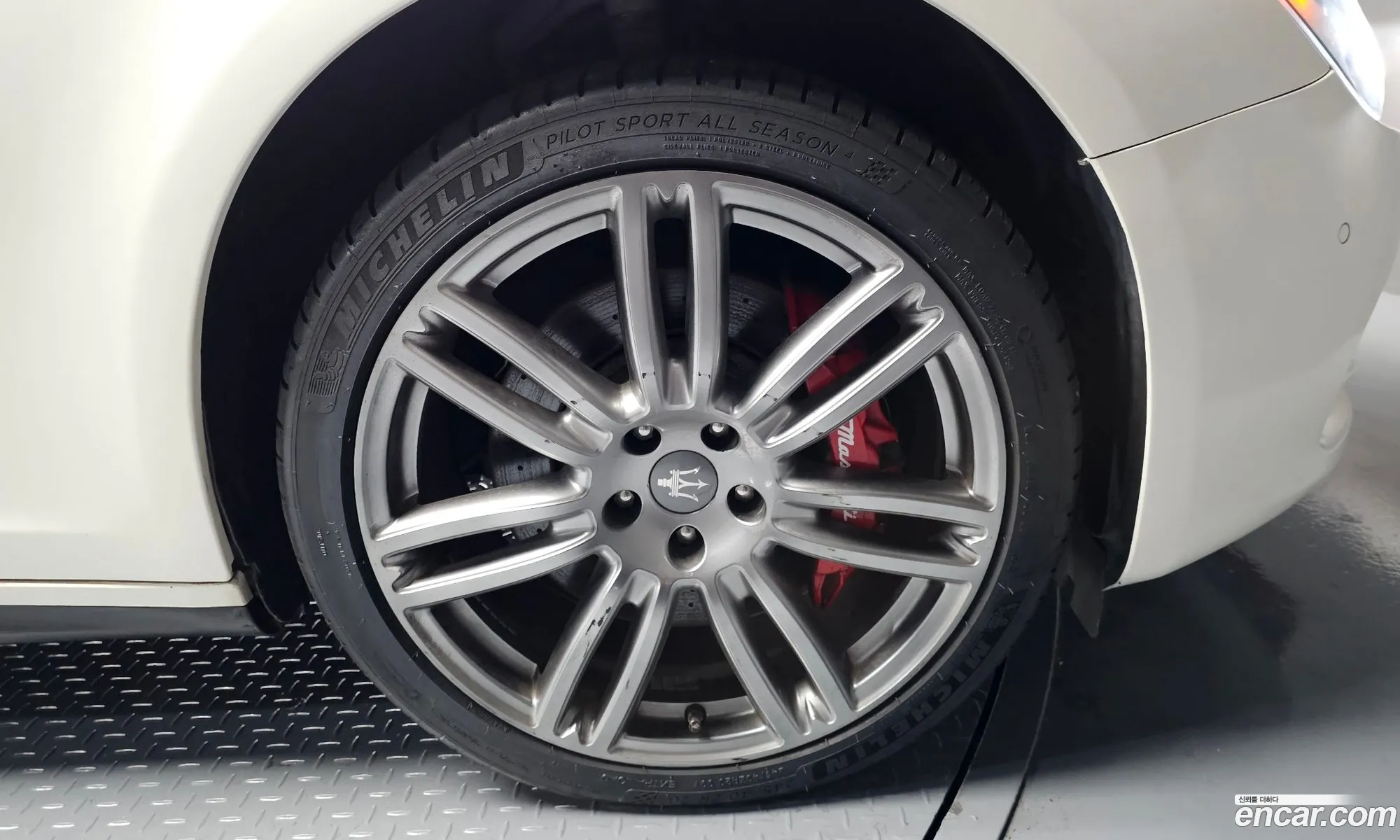 Maserati Ghibli 2014 — 12