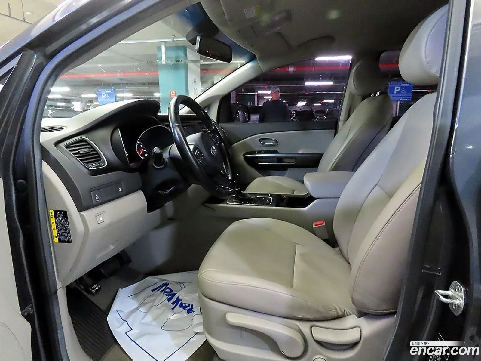 Kia Carnival 2014 — 15