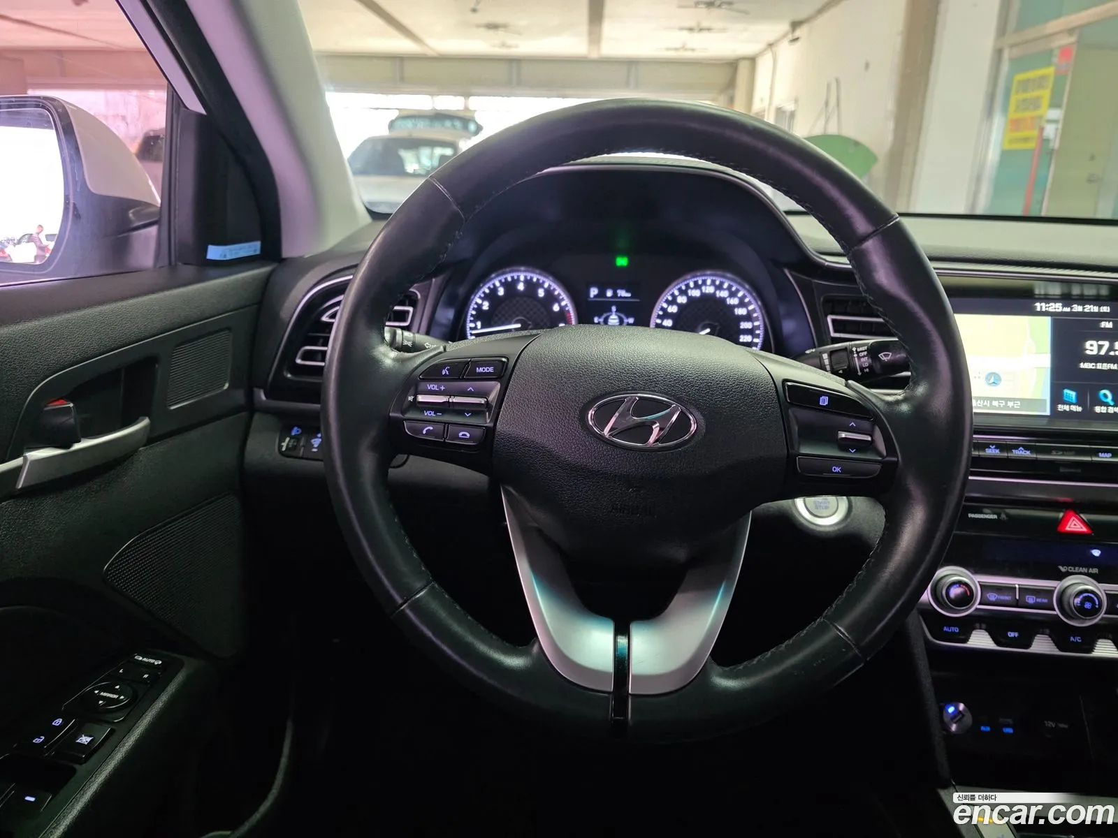 Hyundai Elantra AD 2020 — 13