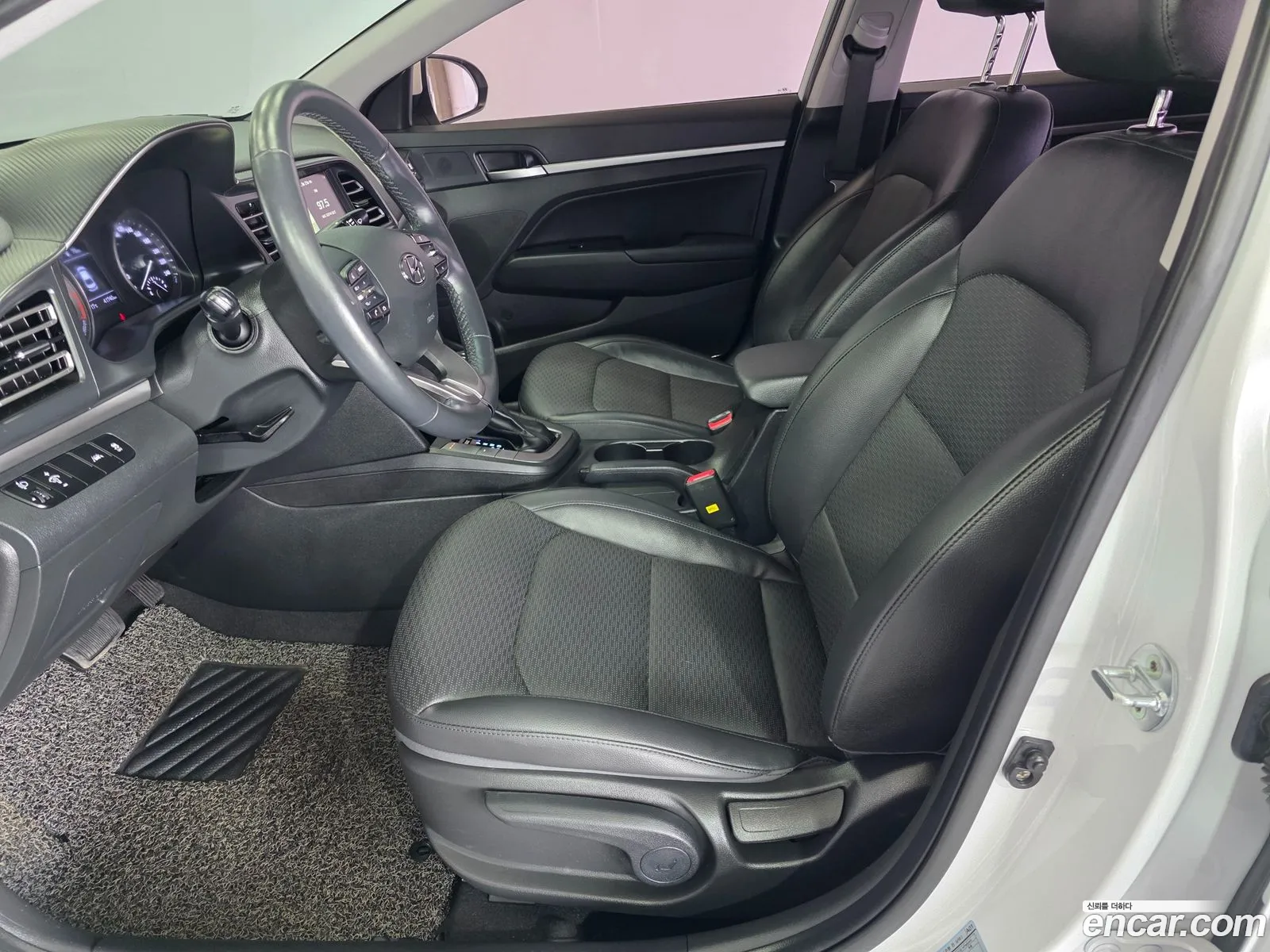 Hyundai Elantra AD 2020 — 15