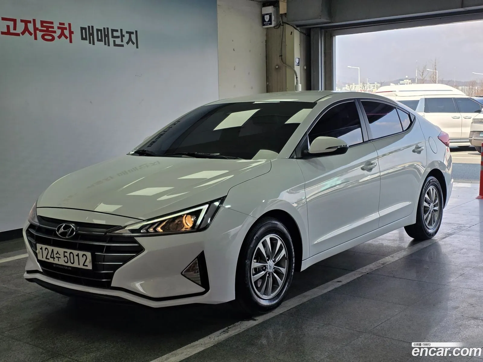 Hyundai Elantra AD 2020 — 18