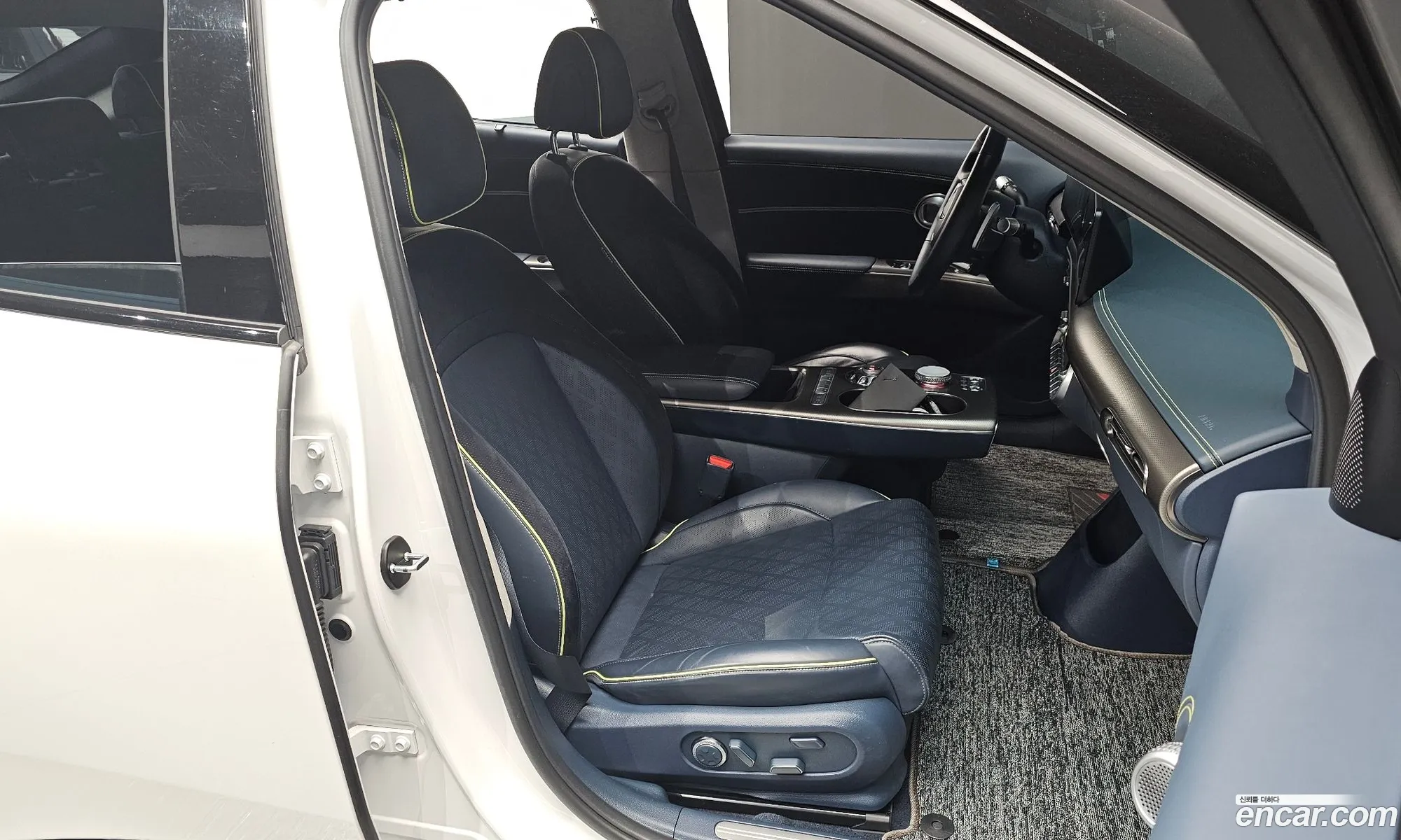 Genesis GV60 2022 — 16