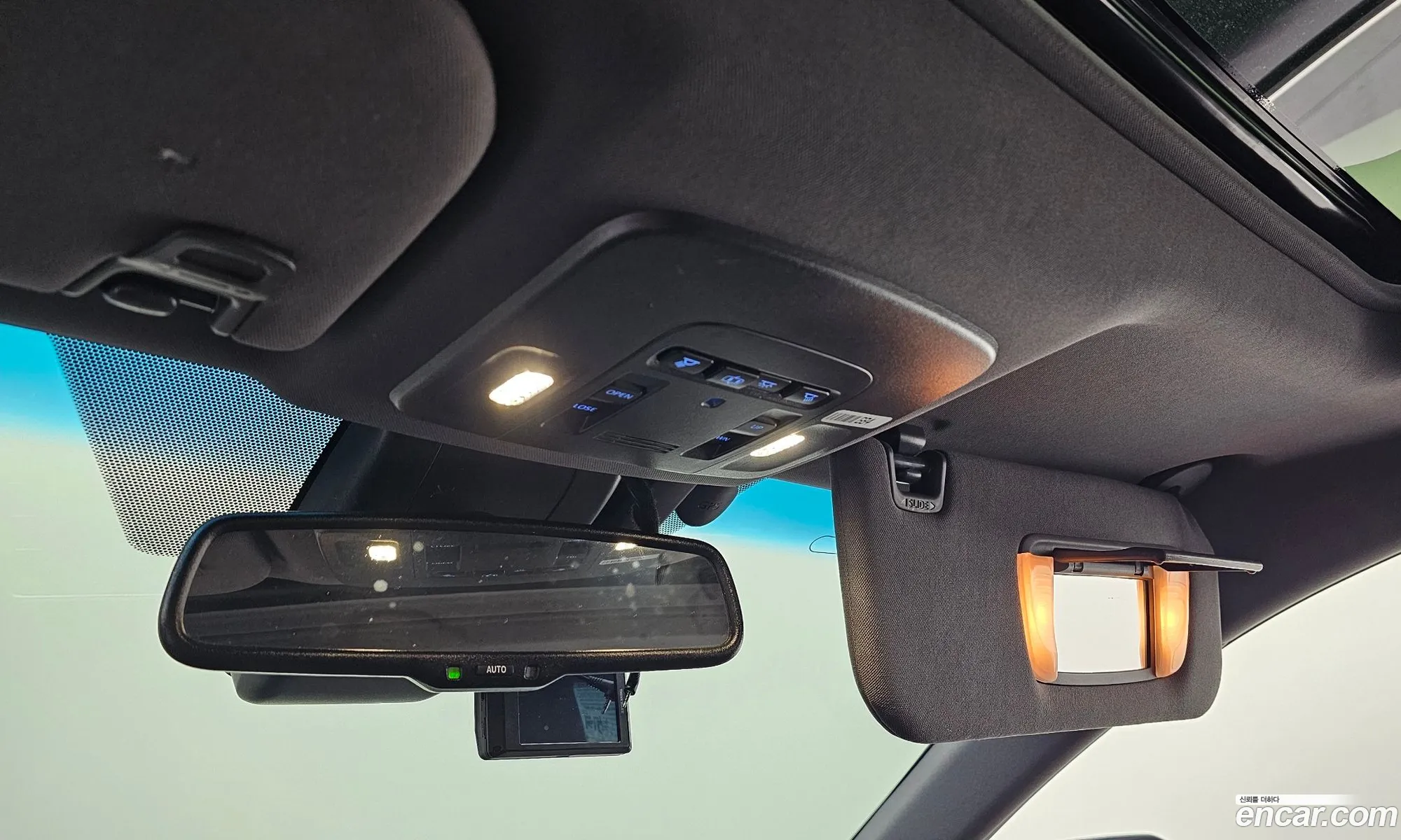 Toyota Avalon 2019 — 17
