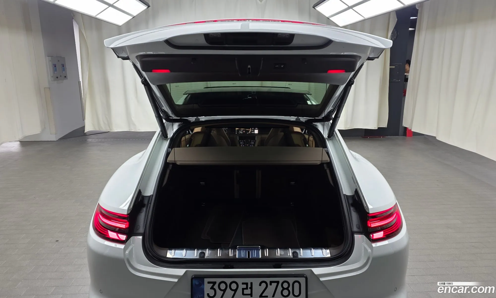 Porsche Panamera 2018 WP0AA2975JL108322 — 17