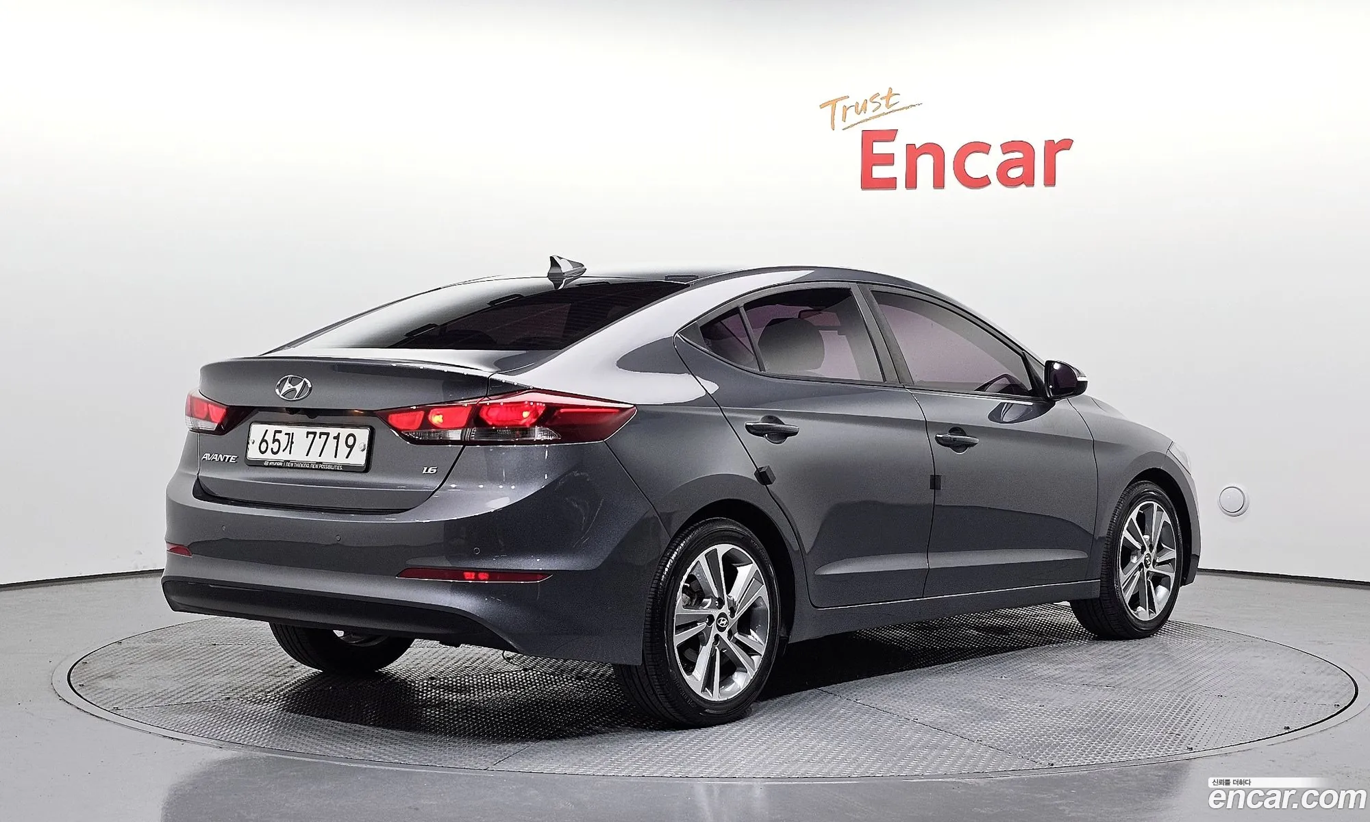 Hyundai Elantra AD 2018 — 18