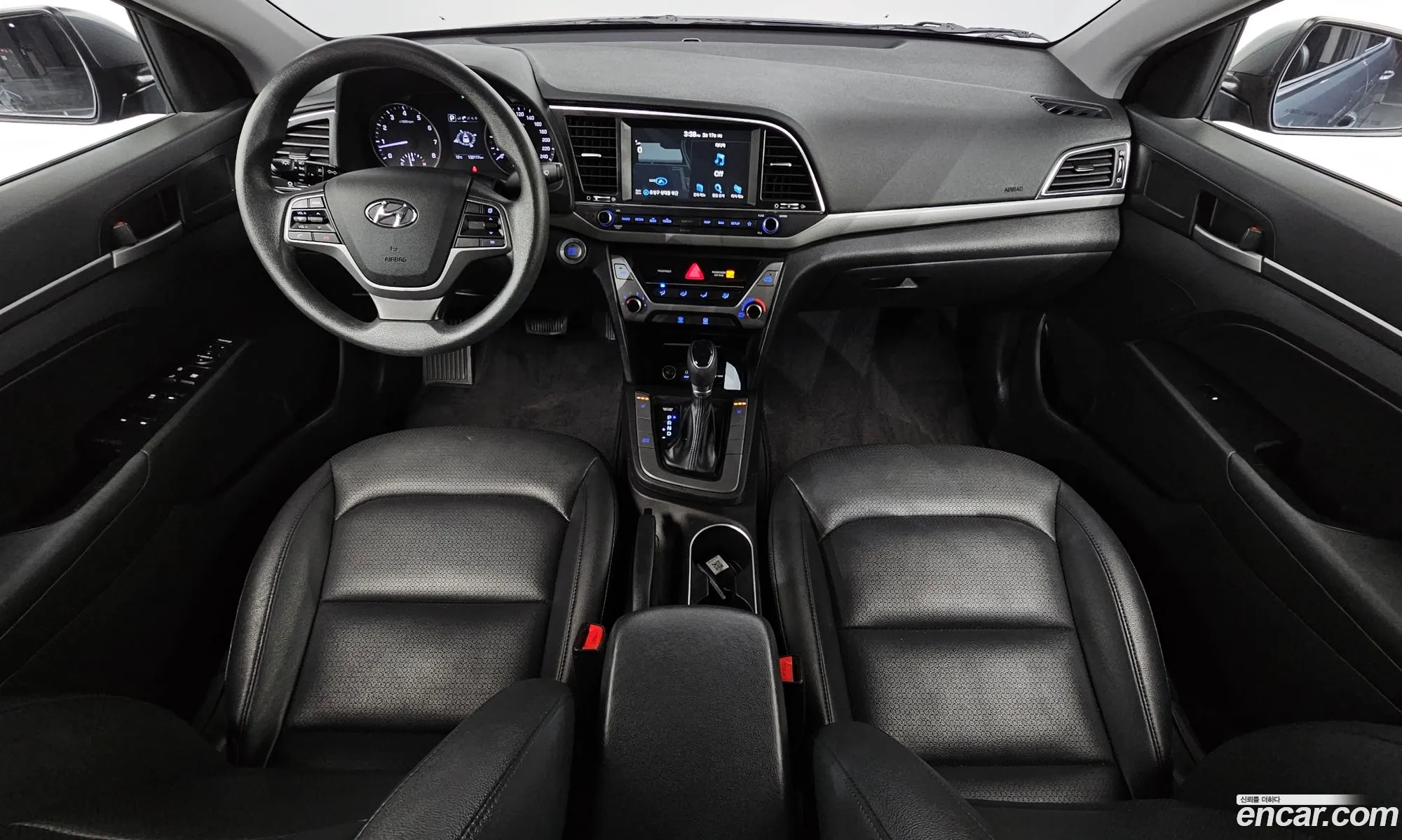 Hyundai Elantra AD 2018 — 10