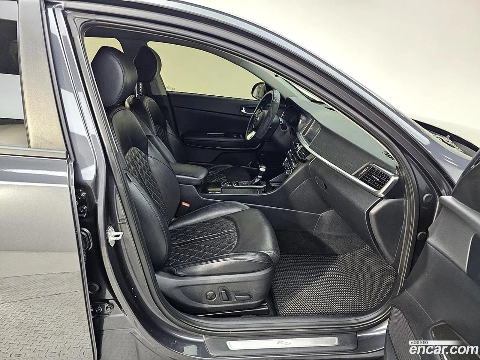 Kia K5 2018 — 2