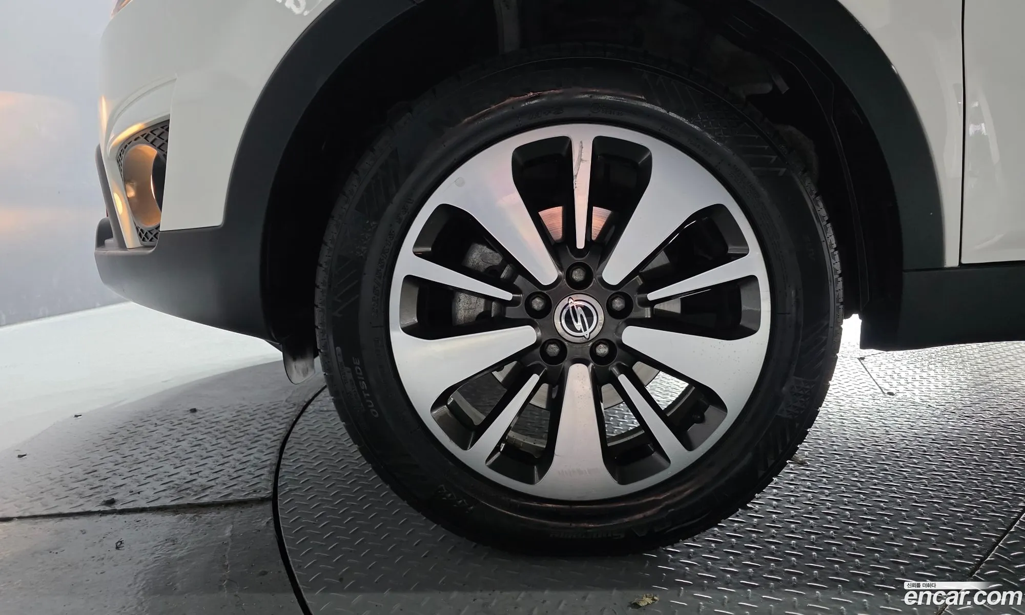 KG Mobility (SsangYong) Korando C 2015 — 14