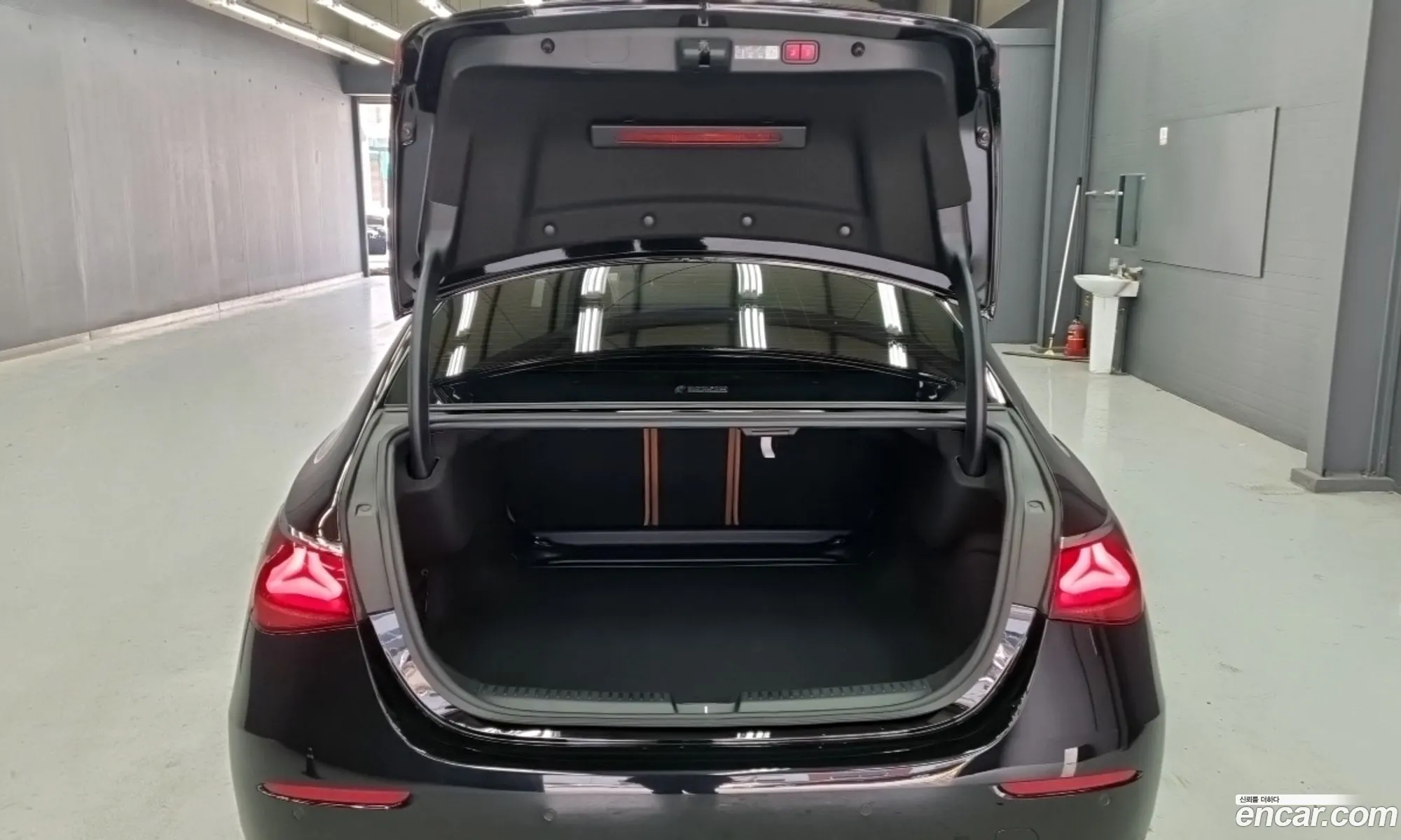 Mercedes-Benz E-Class W214 2024 — 14