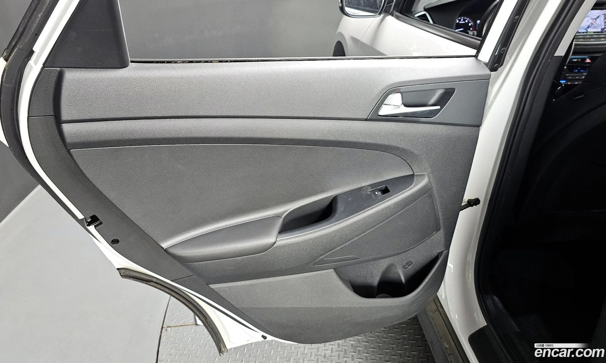 Hyundai Tucson 2017 KMHJ3812GJU602407 — 8