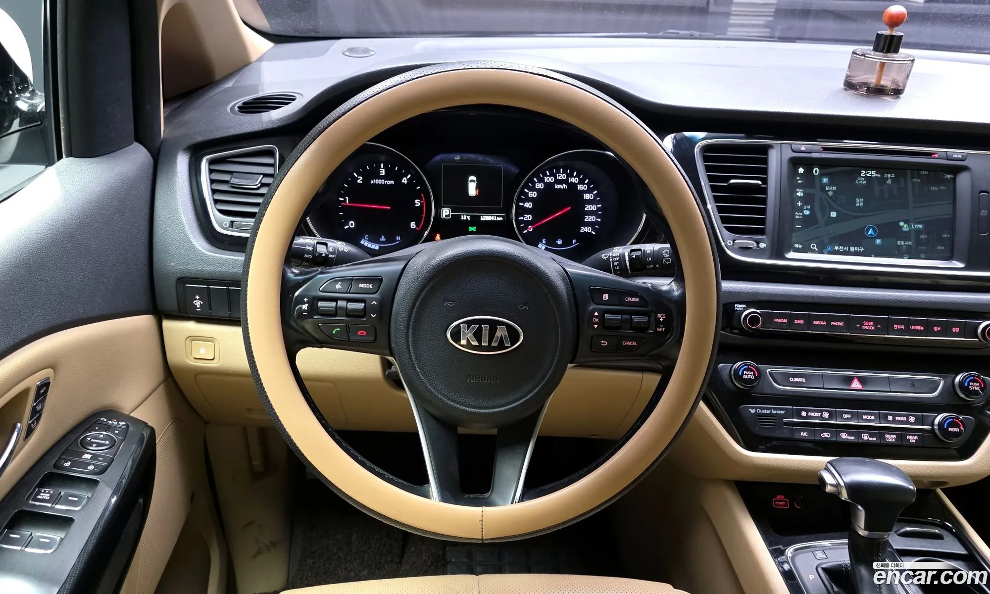 Kia Carnival 2017 KNAME81ABHS329737 — 15