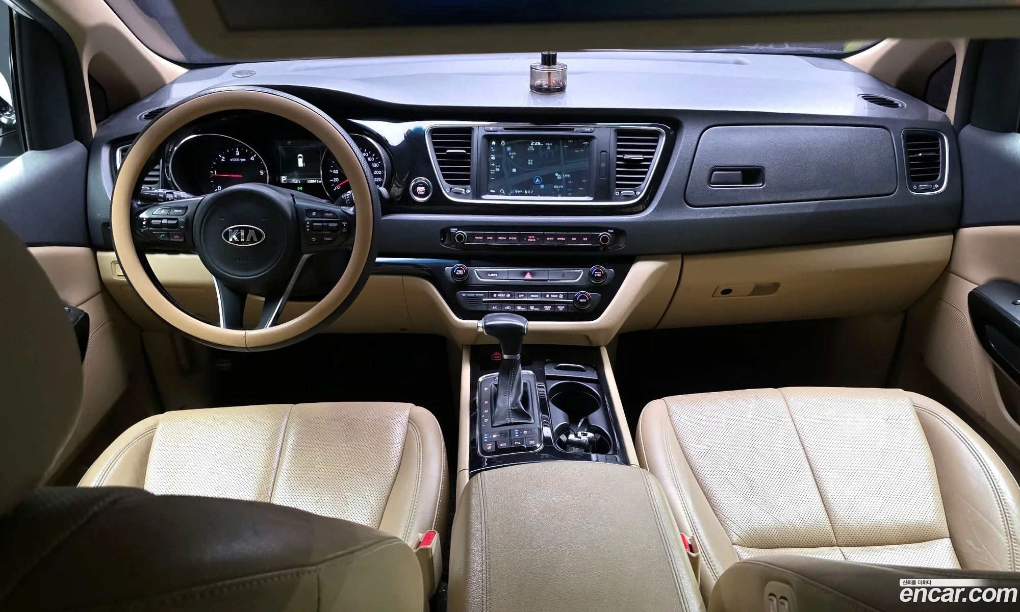 Kia Carnival 2017 KNAME81ABHS329737 — 7