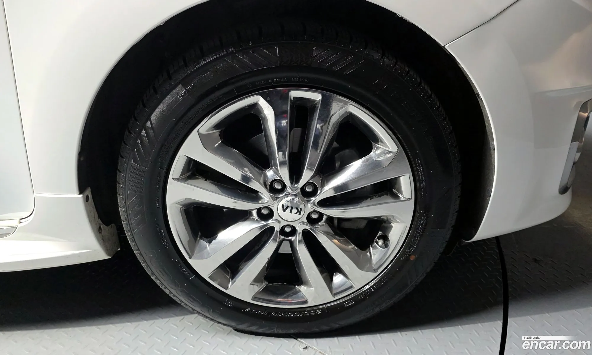 Kia Carnival 2017 KNAME81ABHS329737 — 4