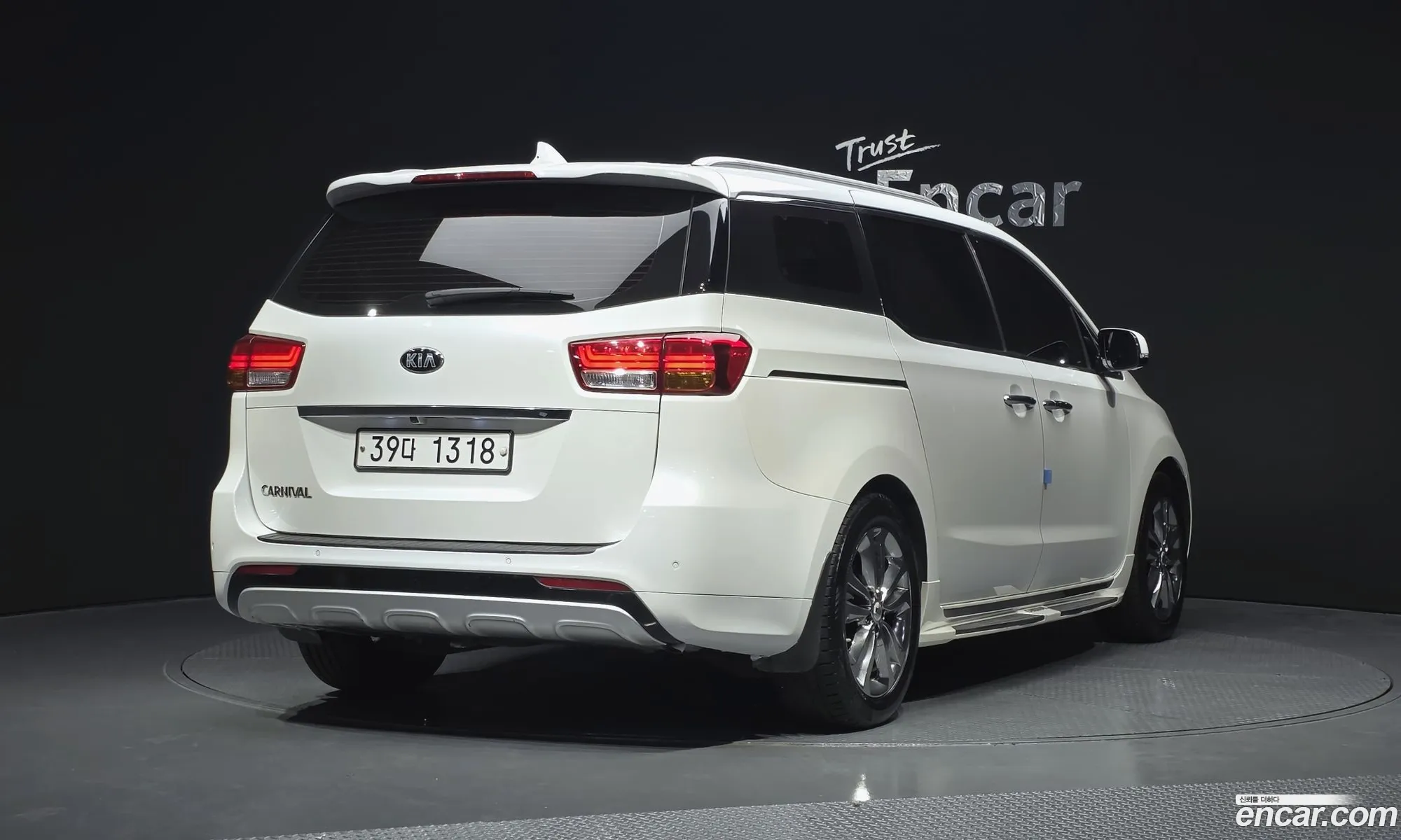 Kia Carnival 2017 KNAME81ABHS329737 — 3