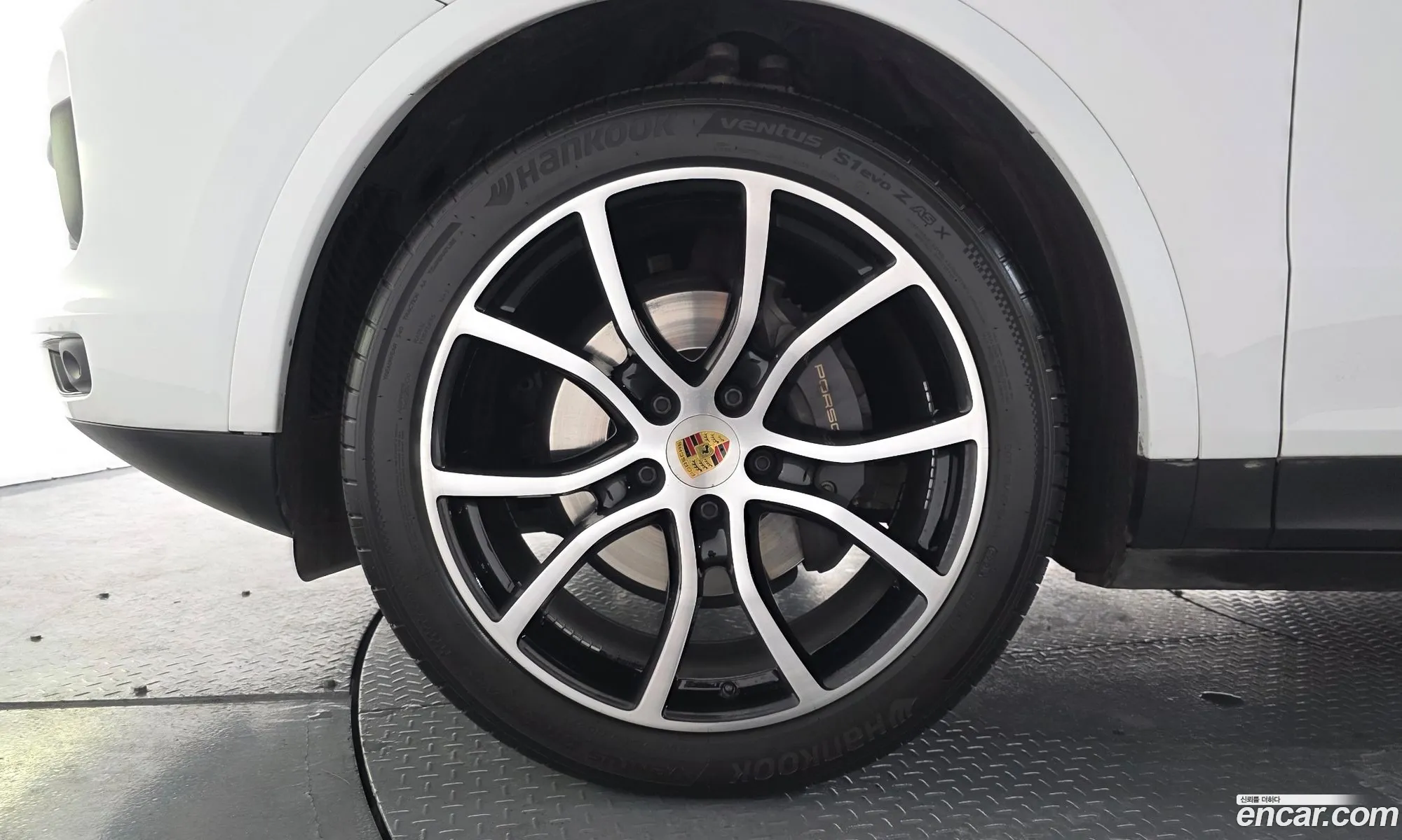 Porsche Cayenne 2021 — 11