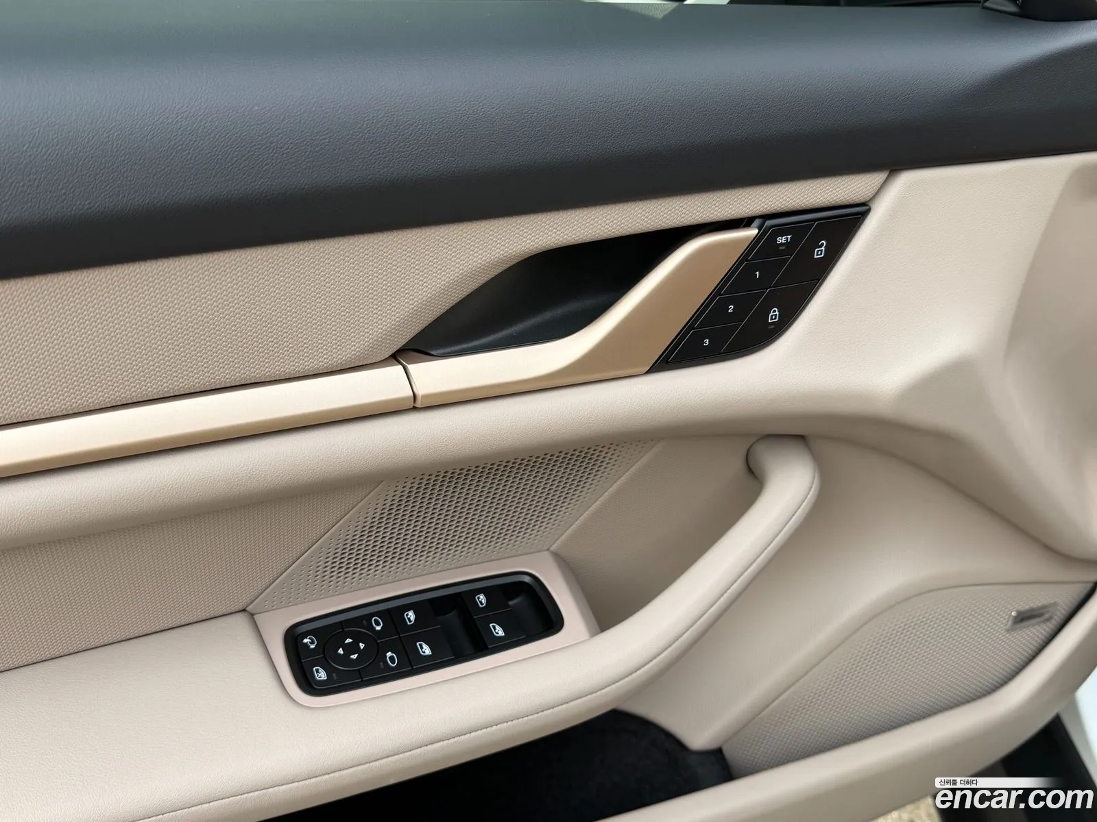 Porsche Taycan 2023 — 12