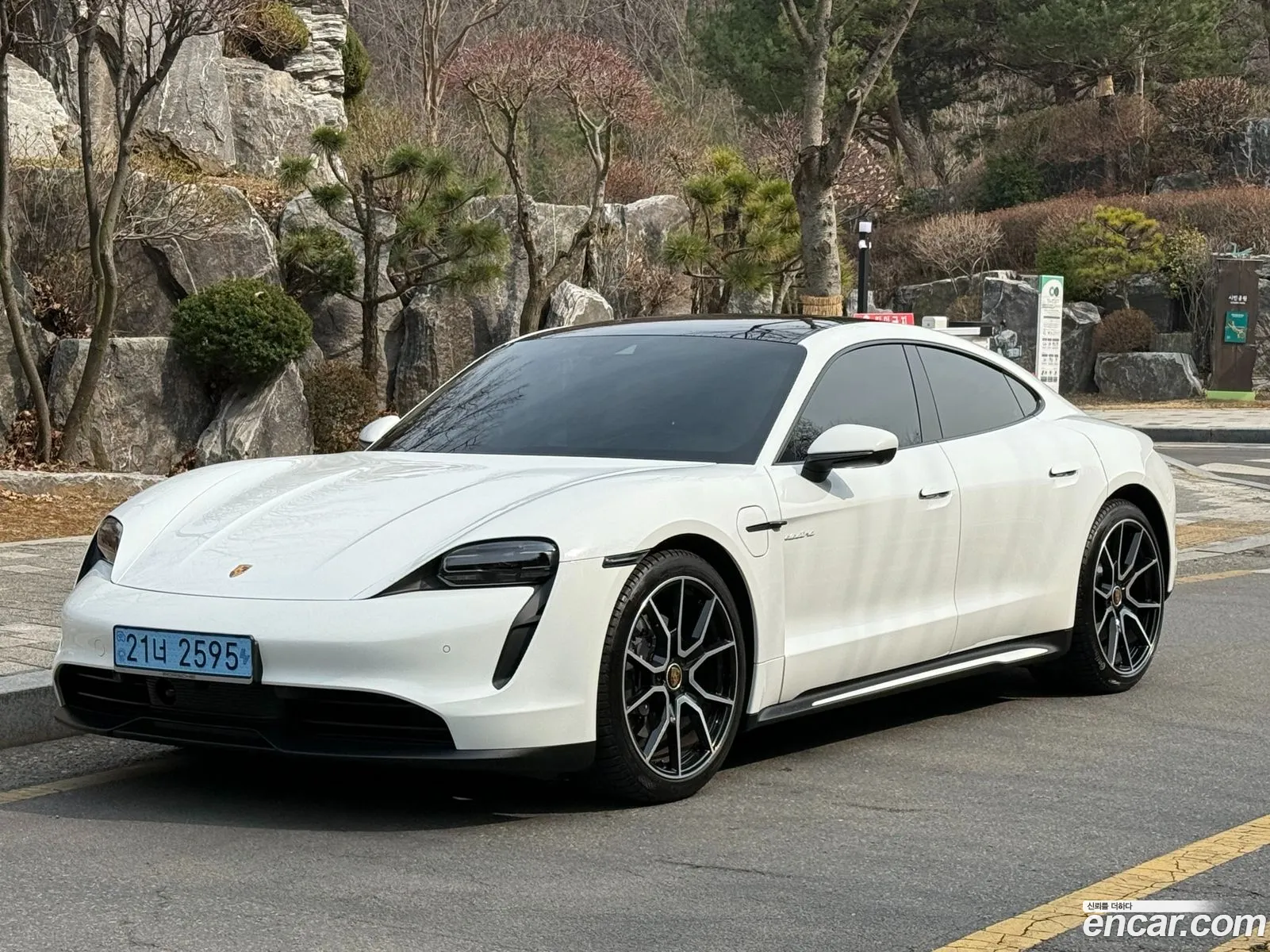 Porsche Taycan 2023 — 16