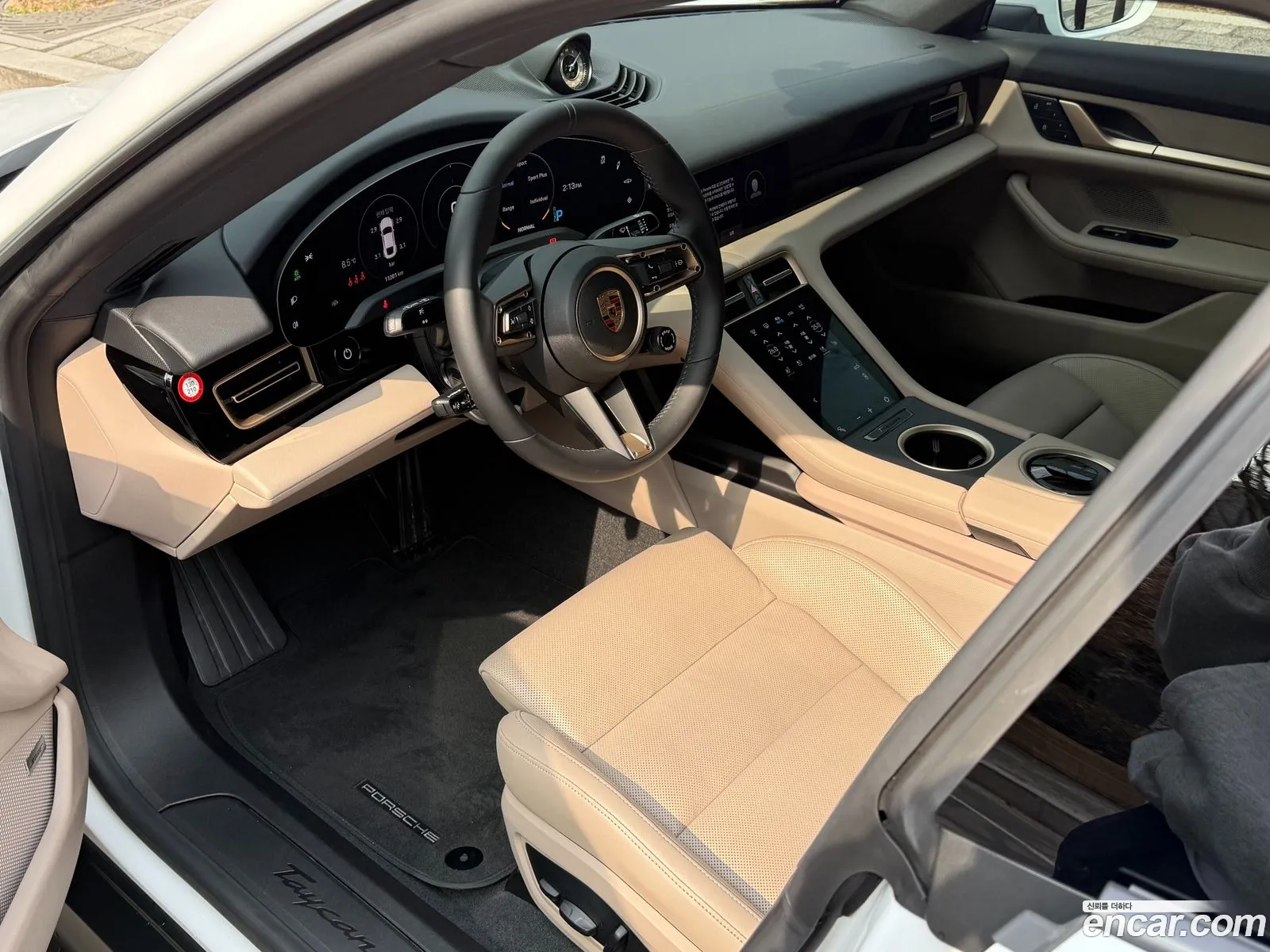 Porsche Taycan 2023 — 9
