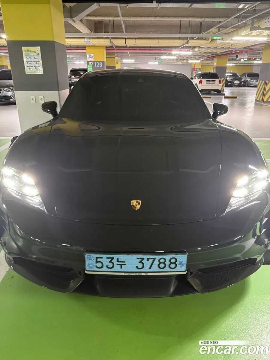 Porsche Taycan 2021 — 2