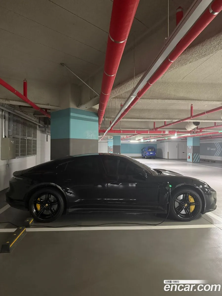 Porsche Taycan 2021 — 10