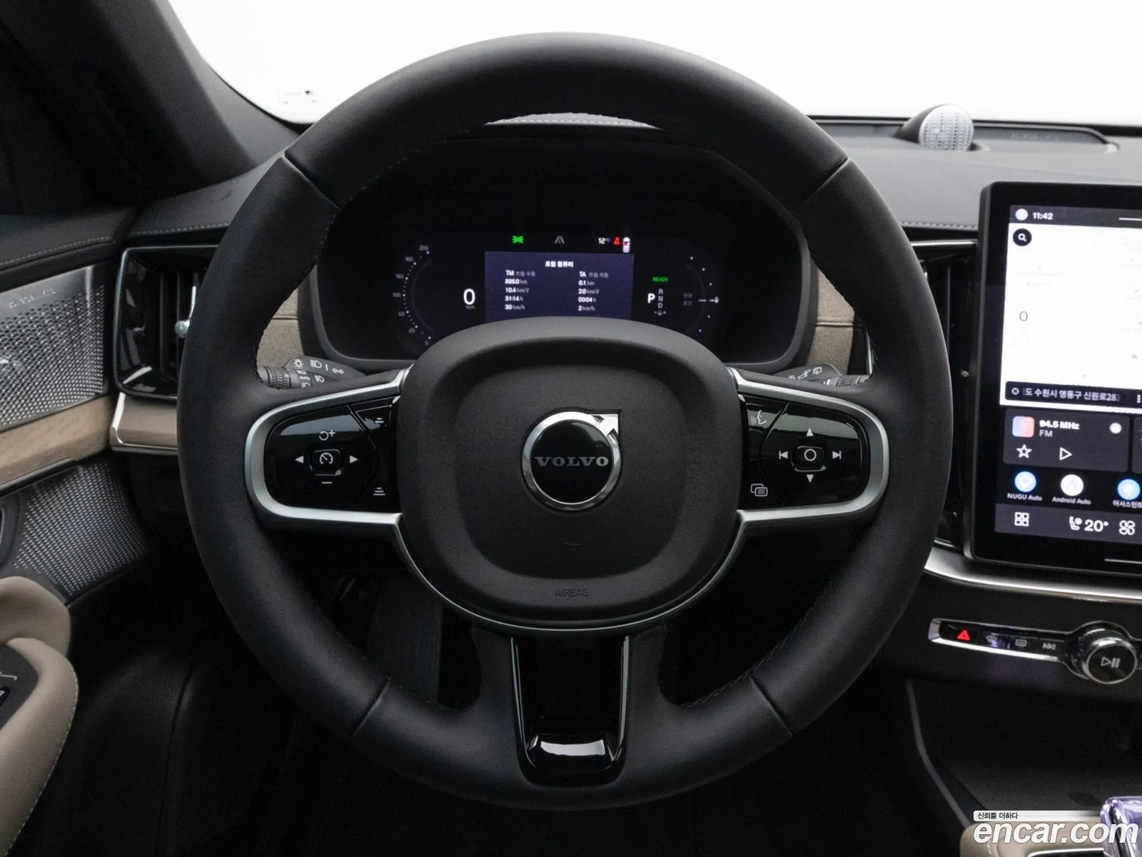 Volvo XC90 2025 — 8