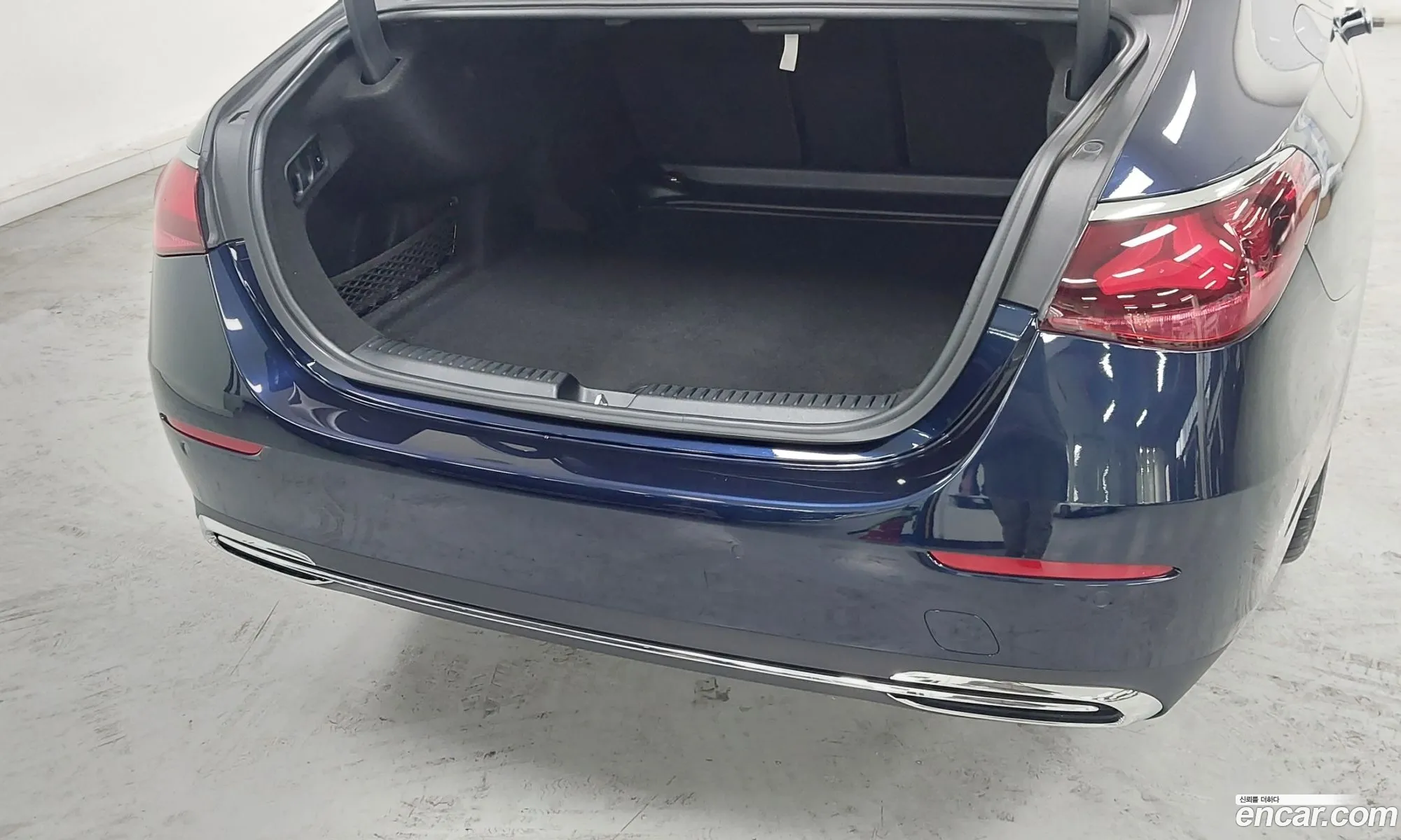Mercedes-Benz E-Class W214 2025 — 10