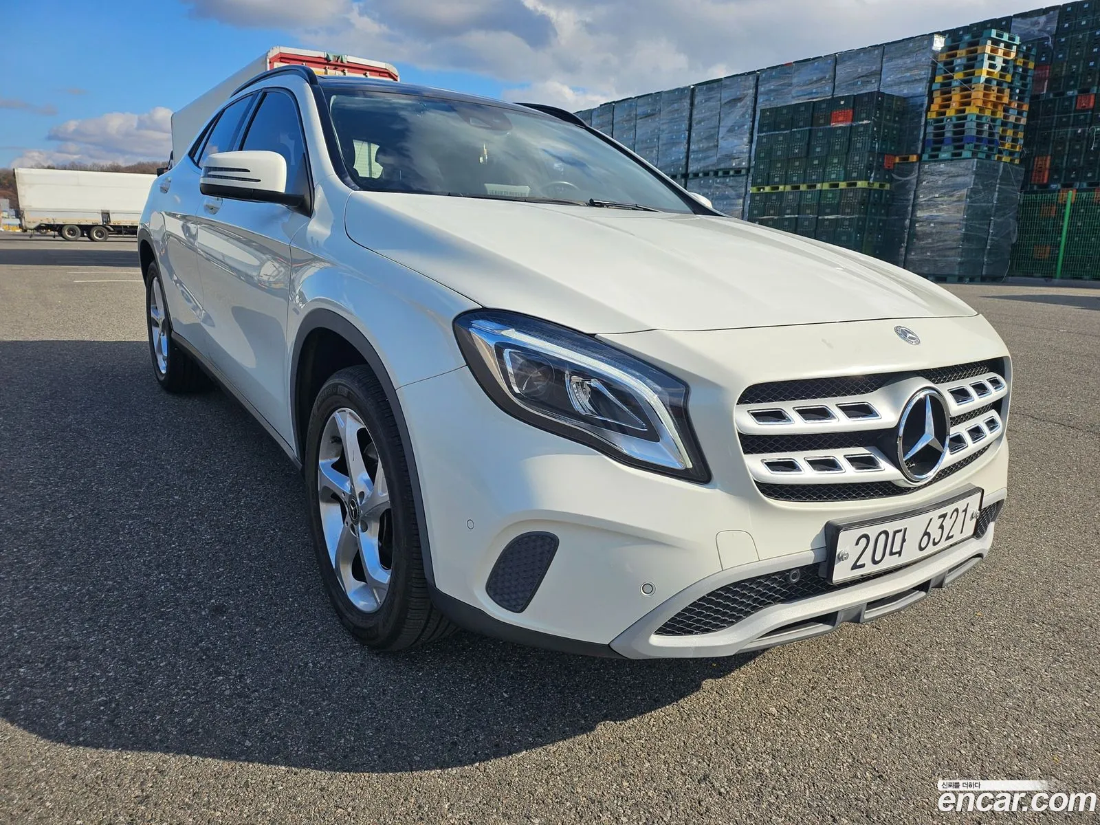 Mercedes-Benz GLA-Class X156 2017 — 12