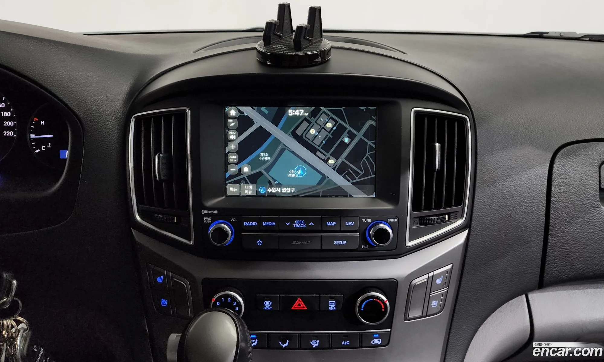 Hyundai Grand Starex 2018 — 17